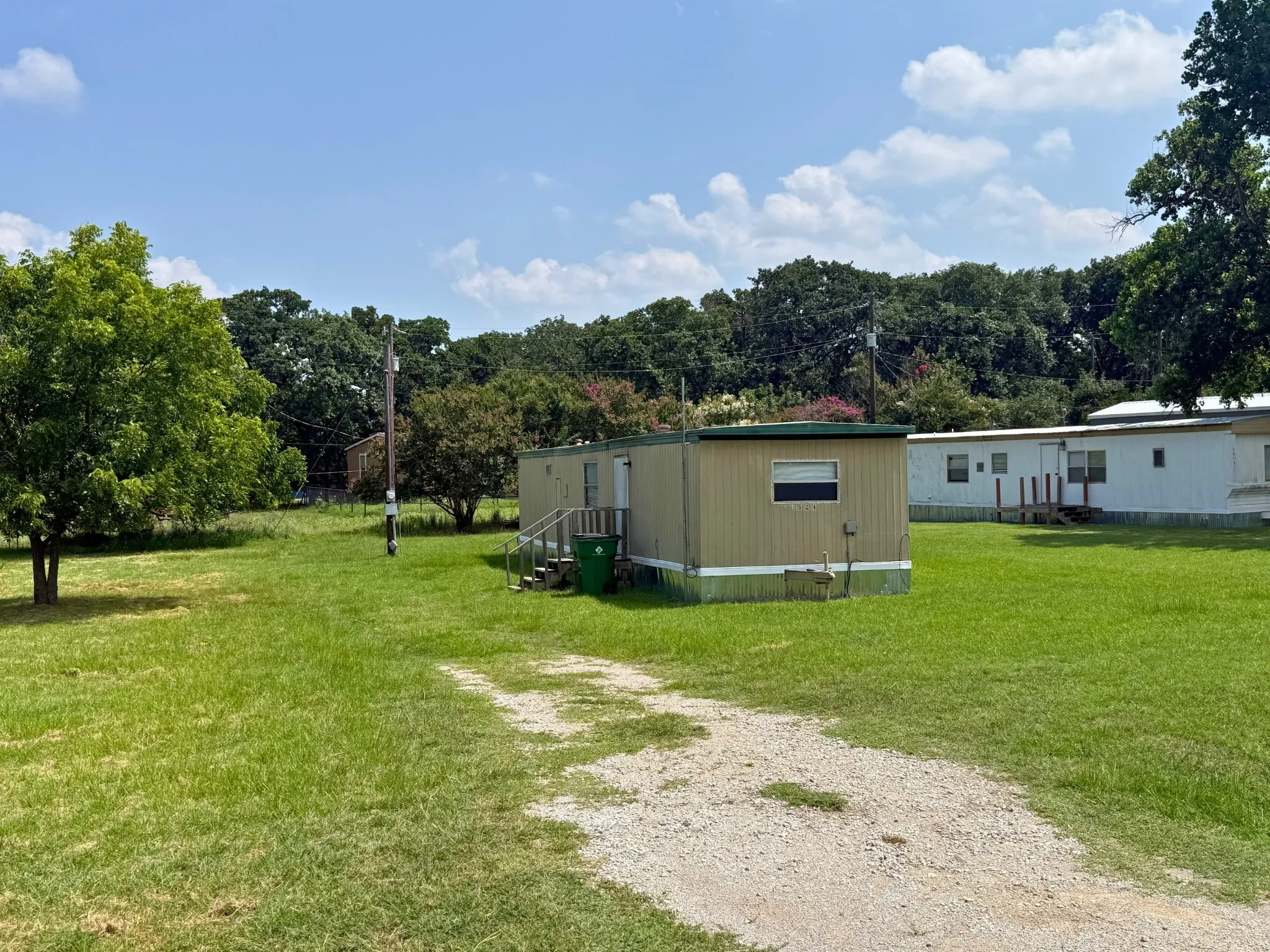 Manufactured Home For Sale in Tarrant County , 1524 Partridge Court, Pelican Bay, Texas 76020, 1 Bedroom, 1 Bathroom, Garage spaces, 600 Sqft, built in 1968, Price $85,000, mls#21324286, Real Estate Agent in Pelican Bay, Homes For Sale in Tarrant county, Homes For Sale in Pelican Bay, Realtor in Pelican Bay Texas, Real Estate Brokerage Independent Realty Texas, Luminita Cordes Realtor