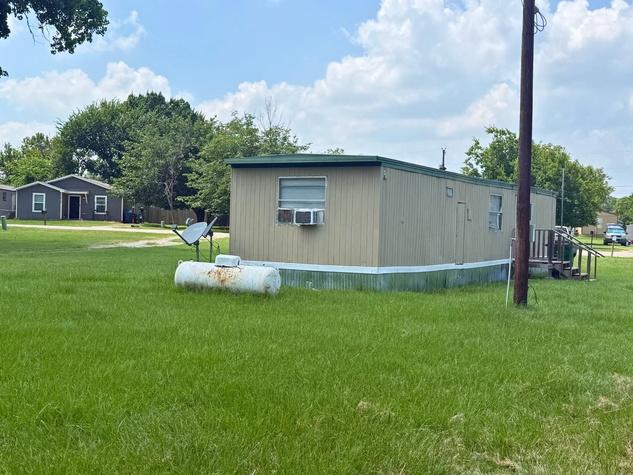 Manufactured Home For Sale in Tarrant County , 1524 Partridge Court, Pelican Bay, Texas 76020, 1 Bedroom, 1 Bathroom, Garage spaces, 600 Sqft, built in 1968, Price $85,000, mls#21324286, Real Estate Agent in Pelican Bay, Homes For Sale in Tarrant county, Homes For Sale in Pelican Bay, Realtor in Pelican Bay Texas, Real Estate Brokerage Independent Realty Texas, Luminita Cordes Realtor