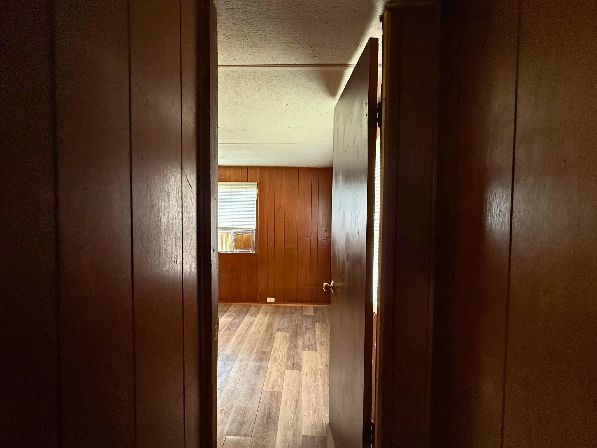 Manufactured Home For Sale in Tarrant County , 1524 Partridge Court, Pelican Bay, Texas 76020, 1 Bedroom, 1 Bathroom, Garage spaces, 600 Sqft, built in 1968, Price $85,000, mls#21324286, Real Estate Agent in Pelican Bay, Homes For Sale in Tarrant county, Homes For Sale in Pelican Bay, Realtor in Pelican Bay Texas, Real Estate Brokerage Independent Realty Texas, Luminita Cordes Realtor