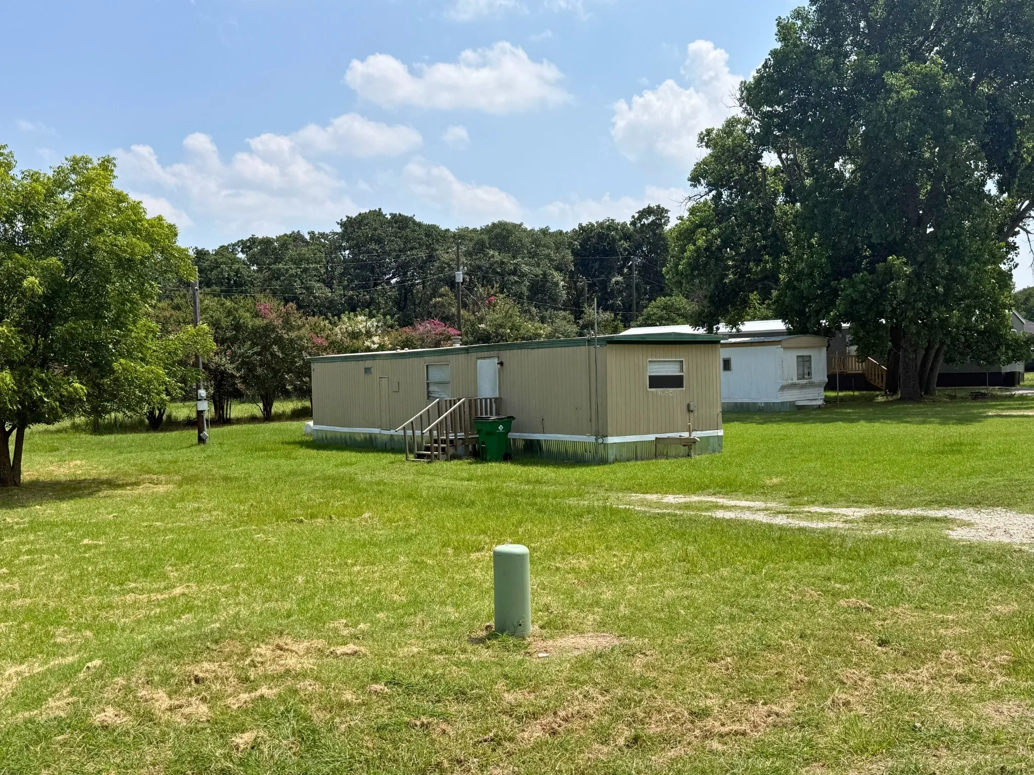 Manufactured Home For Sale in Tarrant County , 1524 Partridge Court, Pelican Bay, Texas 76020, 1 Bedroom, 1 Bathroom, Garage spaces, 600 Sqft, built in 1968, Price $85,000, mls#21324286, Real Estate Agent in Pelican Bay, Homes For Sale in Tarrant county, Homes For Sale in Pelican Bay, Realtor in Pelican Bay Texas, Real Estate Brokerage Independent Realty Texas, Luminita Cordes Realtor