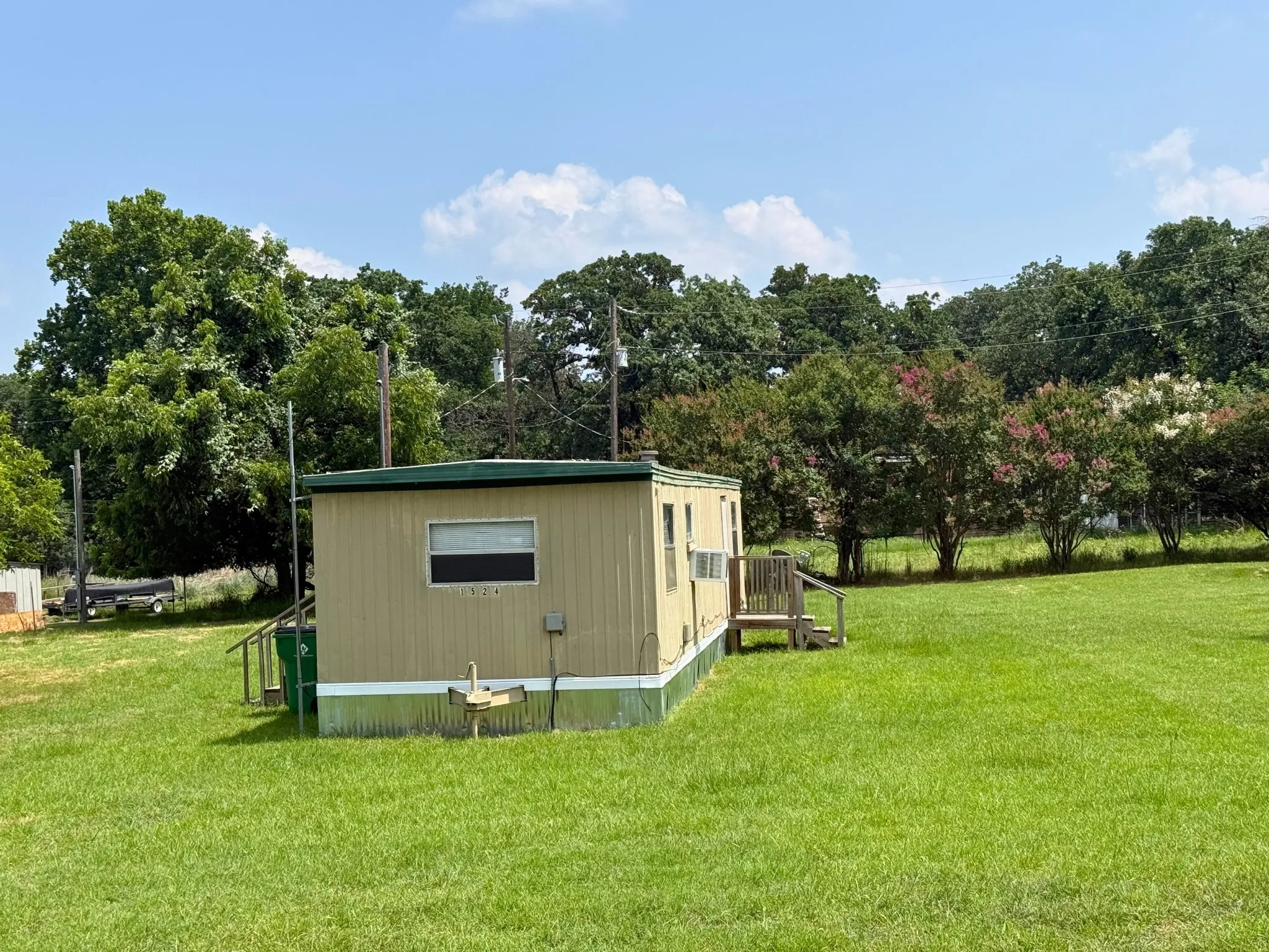 Manufactured Home For Sale in Tarrant County , 1524 Partridge Court, Pelican Bay, Texas 76020, 1 Bedroom, 1 Bathroom, Garage spaces, 600 Sqft, built in 1968, Price $85,000, mls#21324286, Real Estate Agent in Pelican Bay, Homes For Sale in Tarrant county, Homes For Sale in Pelican Bay, Realtor in Pelican Bay Texas, Real Estate Brokerage Independent Realty Texas, Luminita Cordes Realtor