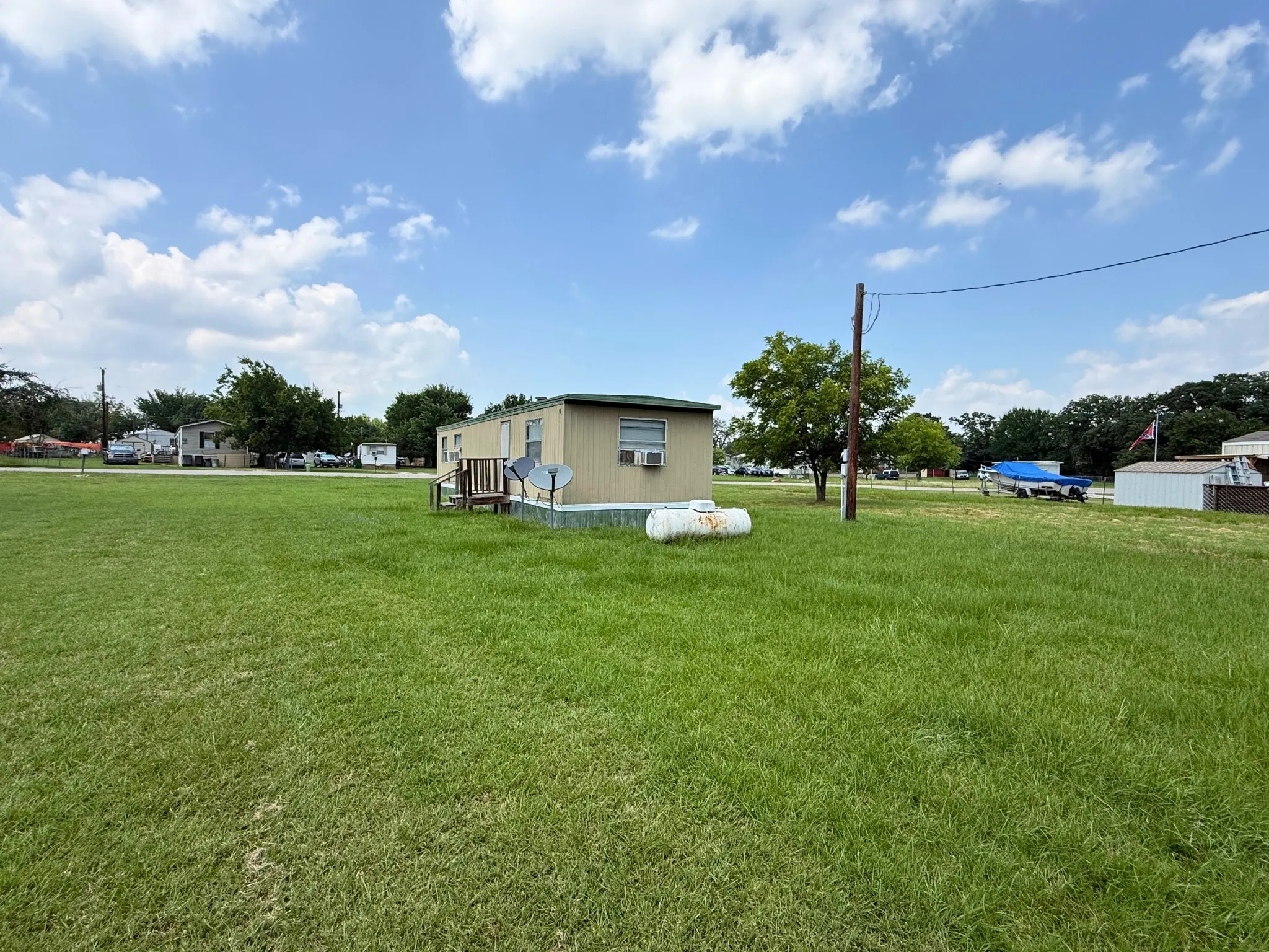Manufactured Home For Sale in Tarrant County , 1524 Partridge Court, Pelican Bay, Texas 76020, 1 Bedroom, 1 Bathroom, Garage spaces, 600 Sqft, built in 1968, Price $85,000, mls#21324286, Real Estate Agent in Pelican Bay, Homes For Sale in Tarrant county, Homes For Sale in Pelican Bay, Realtor in Pelican Bay Texas, Real Estate Brokerage Independent Realty Texas, Luminita Cordes Realtor