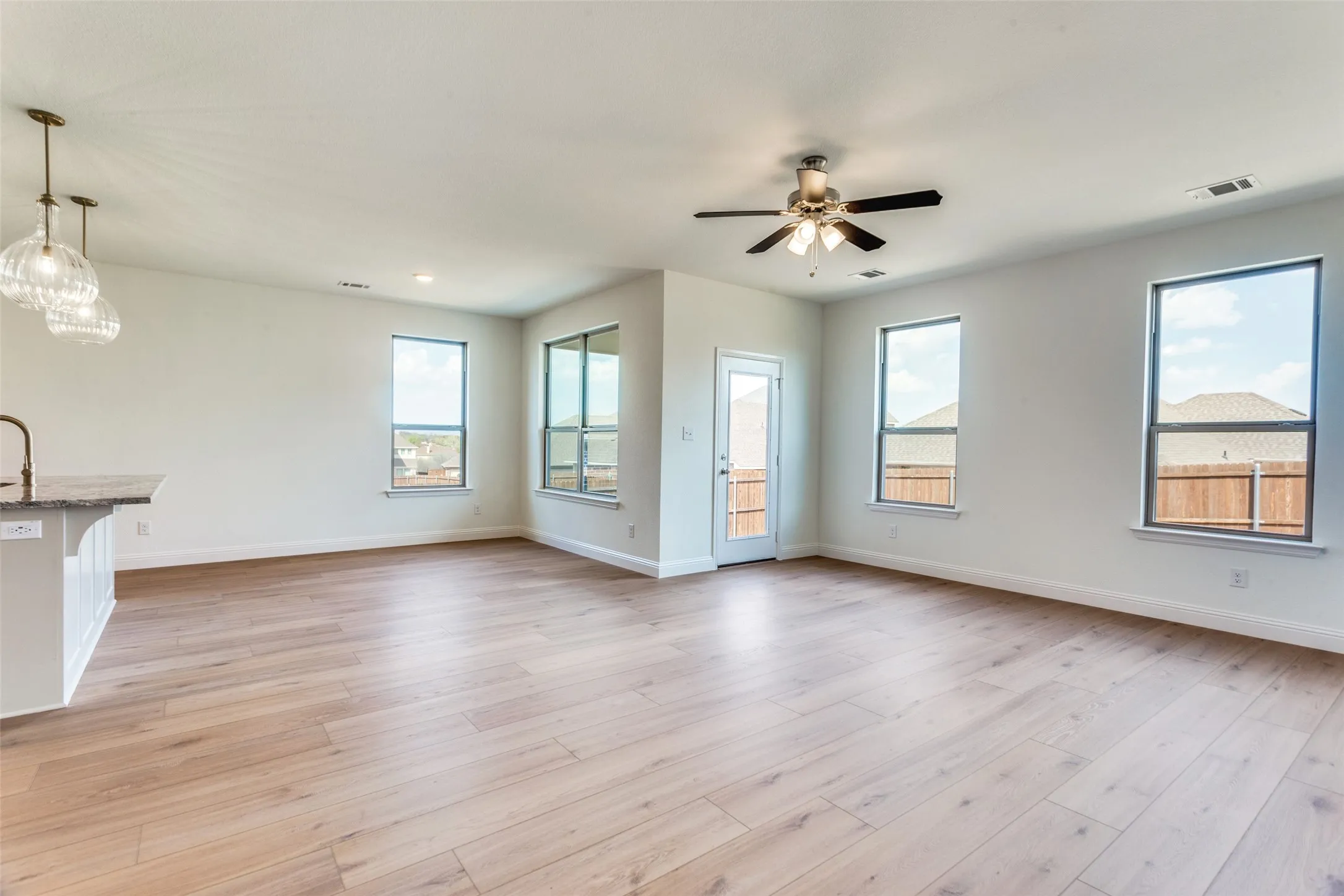 Single Family Residence For Sale in Denton County , 533 Hillcrest Circle, Justin, Texas 76247, 3 Bedroom, 2 Bathroom, 2 Garage spaces, 1,800 Sqft, built in 2025, mls#21328060, Real Estate Agent in Justin, Homes For Sale in Denton county, Homes For Sale in Justin, Realtor in Justin Texas, Real Estate Brokerage Independent Realty Texas, Luminita Cordes Realtor