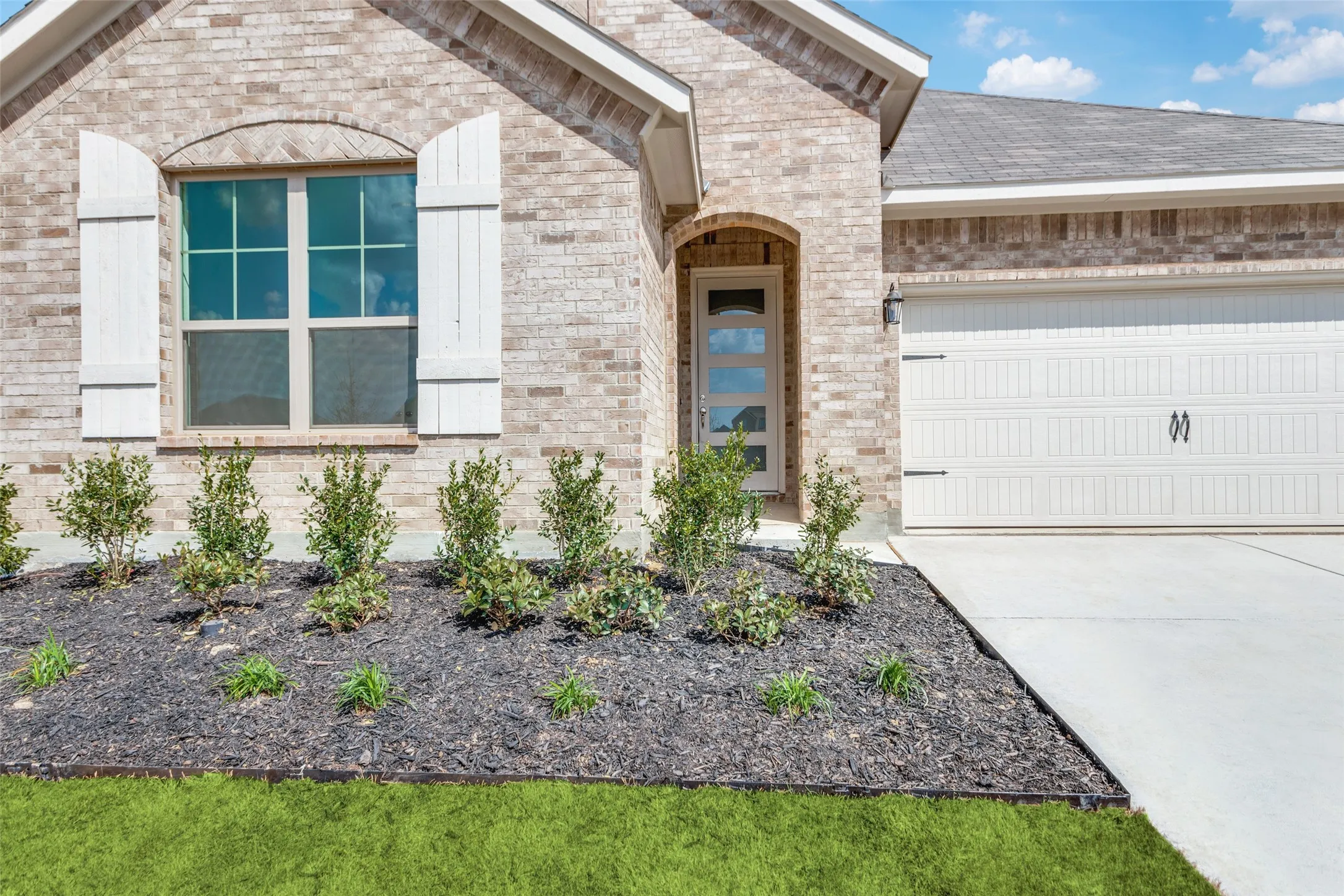Single Family Residence For Sale in Denton County , 533 Hillcrest Circle, Justin, Texas 76247, 3 Bedroom, 2 Bathroom, 2 Garage spaces, 1,800 Sqft, built in 2025, mls#21328060, Real Estate Agent in Justin, Homes For Sale in Denton county, Homes For Sale in Justin, Realtor in Justin Texas, Real Estate Brokerage Independent Realty Texas, Luminita Cordes Realtor