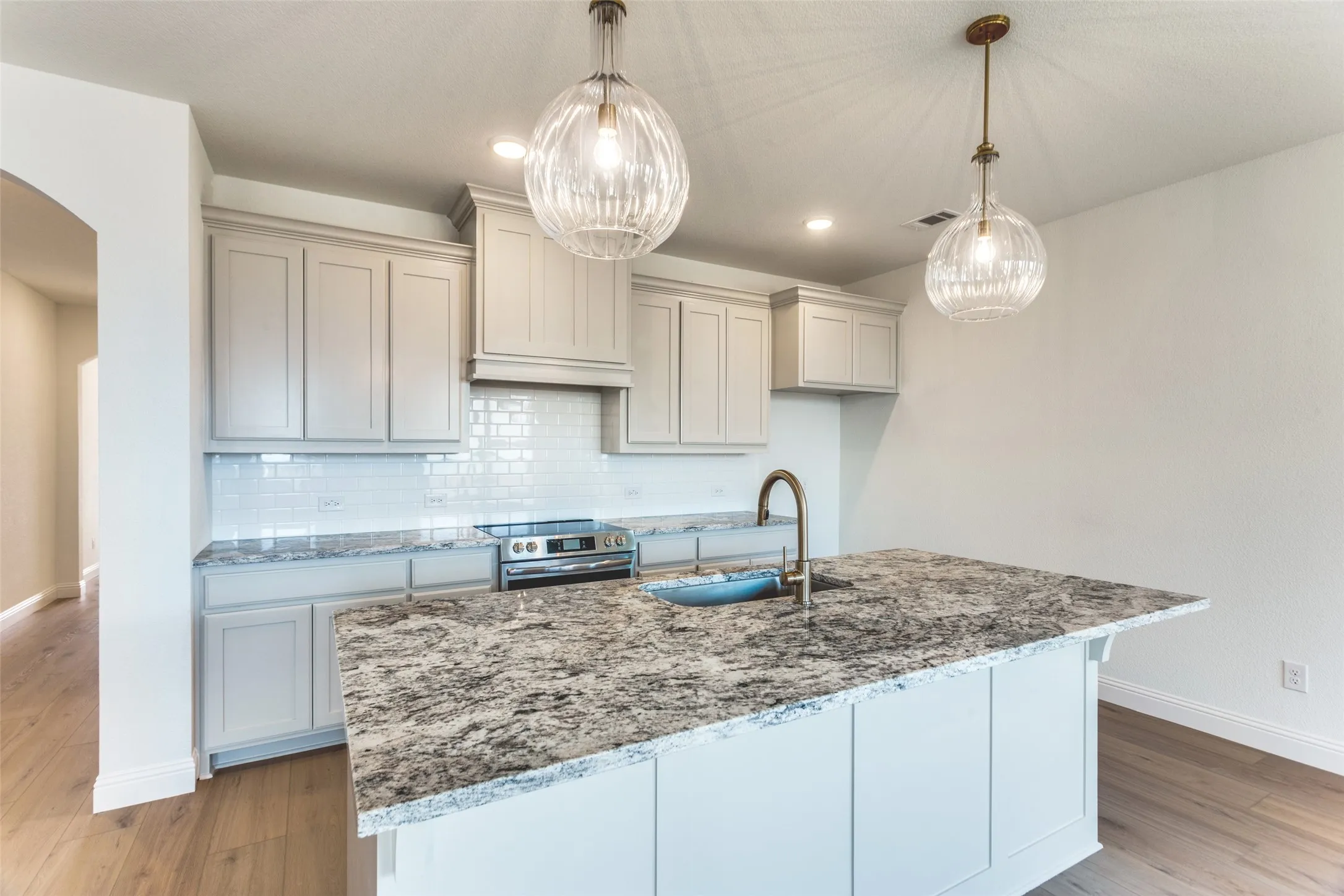 Single Family Residence For Sale in Denton County , 533 Hillcrest Circle, Justin, Texas 76247, 3 Bedroom, 2 Bathroom, 2 Garage spaces, 1,800 Sqft, built in 2025, mls#21328060, Real Estate Agent in Justin, Homes For Sale in Denton county, Homes For Sale in Justin, Realtor in Justin Texas, Real Estate Brokerage Independent Realty Texas, Luminita Cordes Realtor