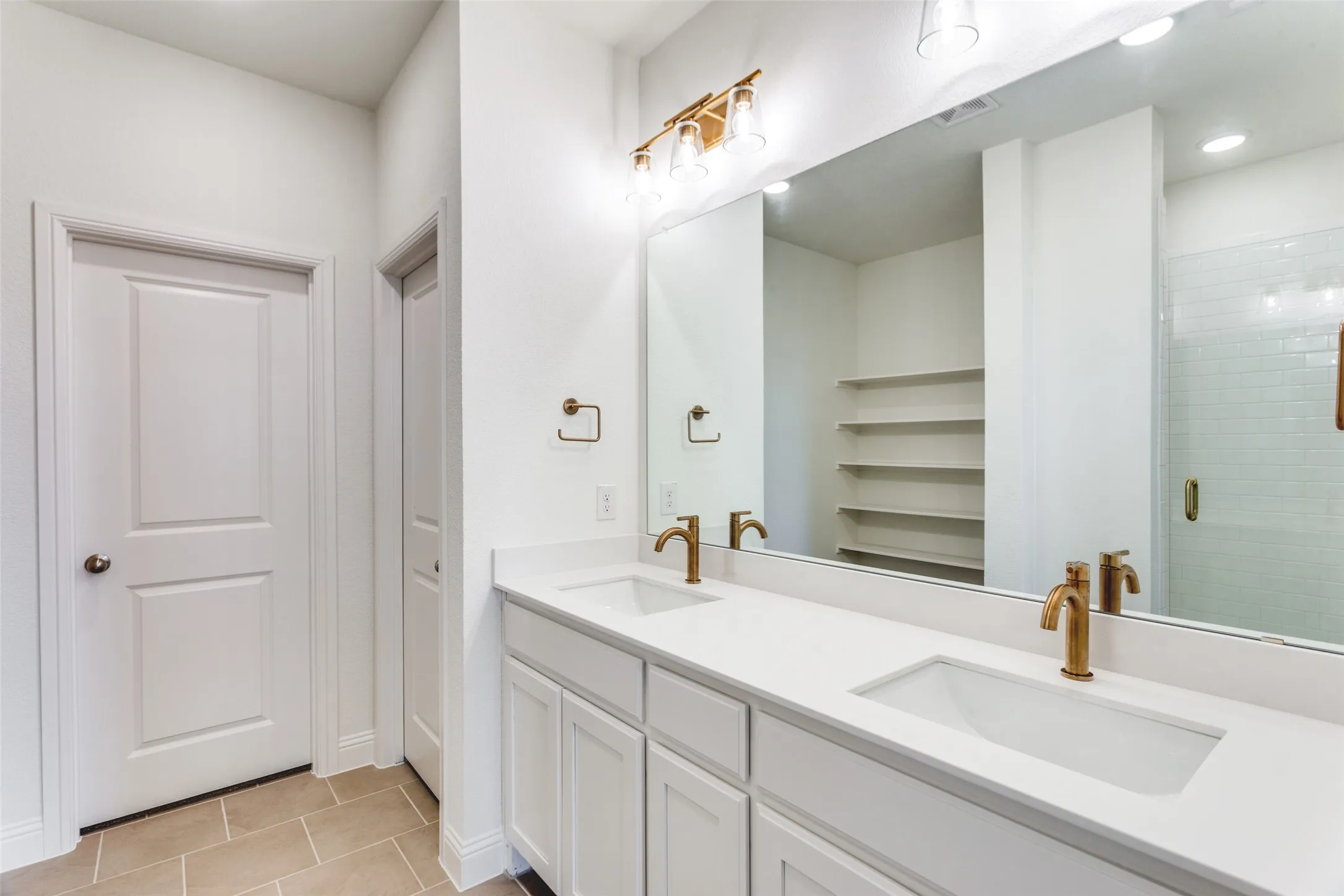 Single Family Residence For Sale in Denton County , 533 Hillcrest Circle, Justin, Texas 76247, 3 Bedroom, 2 Bathroom, 2 Garage spaces, 1,800 Sqft, built in 2025, mls#21328060, Real Estate Agent in Justin, Homes For Sale in Denton county, Homes For Sale in Justin, Realtor in Justin Texas, Real Estate Brokerage Independent Realty Texas, Luminita Cordes Realtor