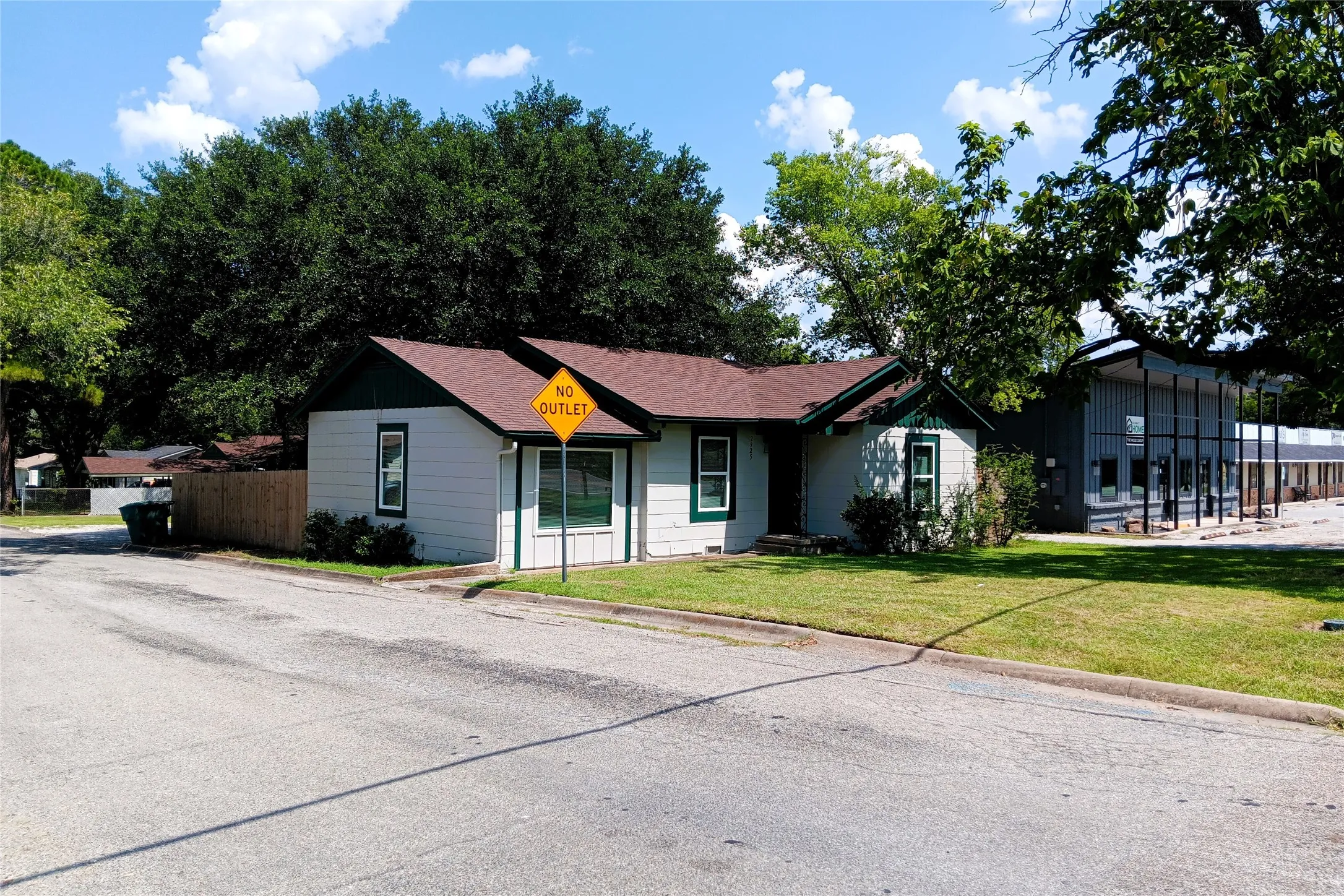Office For Rent in Grayson County , 2925 N Travis, Sherman, Texas 75092, 0, 0, Garage spaces, 0 Sqft, built in 1950, Price $15, mls#21328185, Real Estate Agent in Sherman, Homes For Rent in Grayson county, Homes For Rent in Sherman, Realtor in Sherman Texas, Real Estate Brokerage Independent Realty Texas, Luminita Cordes Realtor