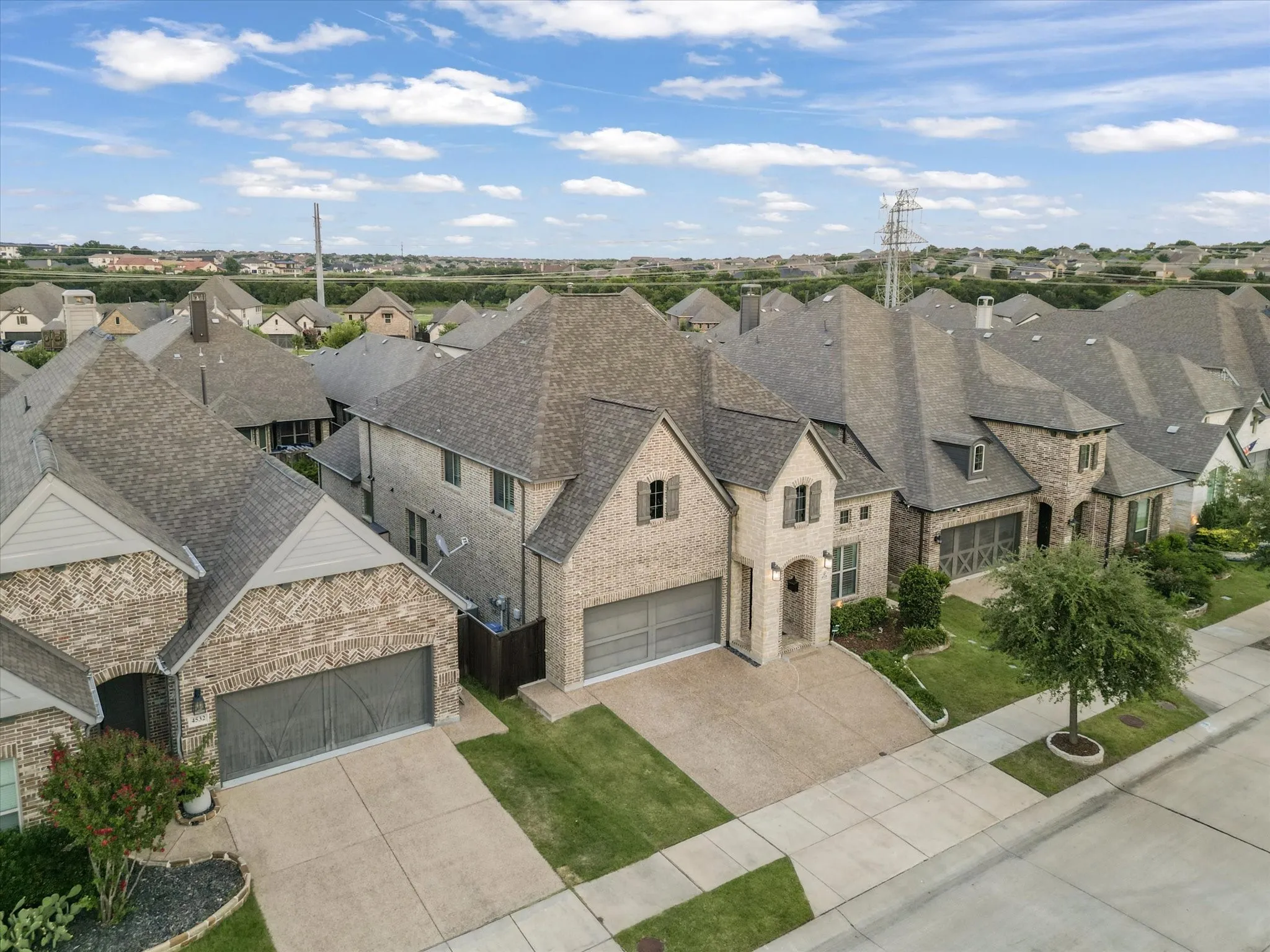 Single Family Residence For Sale in Denton County , 4528 Sir Craig Drive, Carrollton, Texas 75010, 5 Bedrooms, 3 Bathrooms, 2 Garage spaces, 3,484 Sqft, built in 2019, Price $925,000, mls#21324089, Real Estate Agent in Carrollton, Homes For Sale in Denton county, Homes For Sale in Carrollton, Realtor in Carrollton Texas, Real Estate Brokerage Independent Realty Texas, Luminita Cordes Realtor