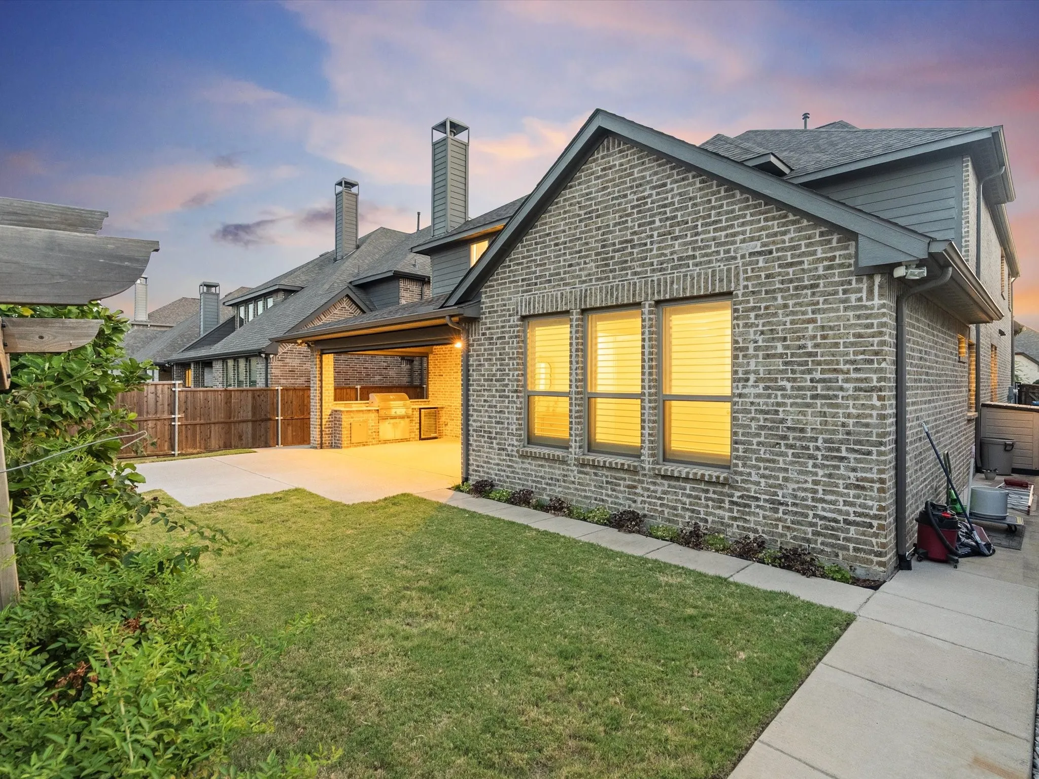 Single Family Residence For Sale in Denton County , 4528 Sir Craig Drive, Carrollton, Texas 75010, 5 Bedrooms, 3 Bathrooms, 2 Garage spaces, 3,484 Sqft, built in 2019, Price $925,000, mls#21324089, Real Estate Agent in Carrollton, Homes For Sale in Denton county, Homes For Sale in Carrollton, Realtor in Carrollton Texas, Real Estate Brokerage Independent Realty Texas, Luminita Cordes Realtor