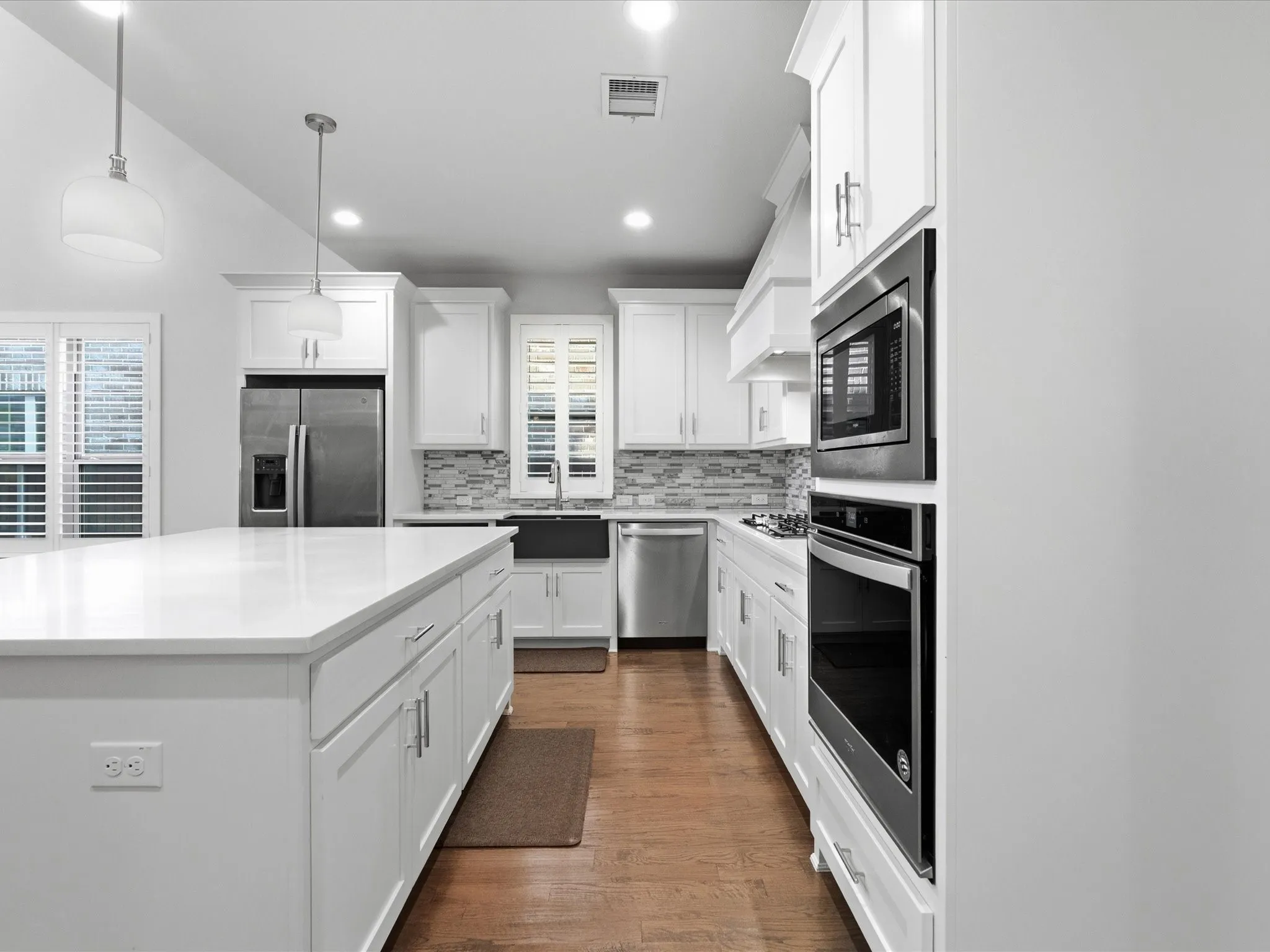 Single Family Residence For Sale in Denton County , 4528 Sir Craig Drive, Carrollton, Texas 75010, 5 Bedrooms, 3 Bathrooms, 2 Garage spaces, 3,484 Sqft, built in 2019, Price $925,000, mls#21324089, Real Estate Agent in Carrollton, Homes For Sale in Denton county, Homes For Sale in Carrollton, Realtor in Carrollton Texas, Real Estate Brokerage Independent Realty Texas, Luminita Cordes Realtor