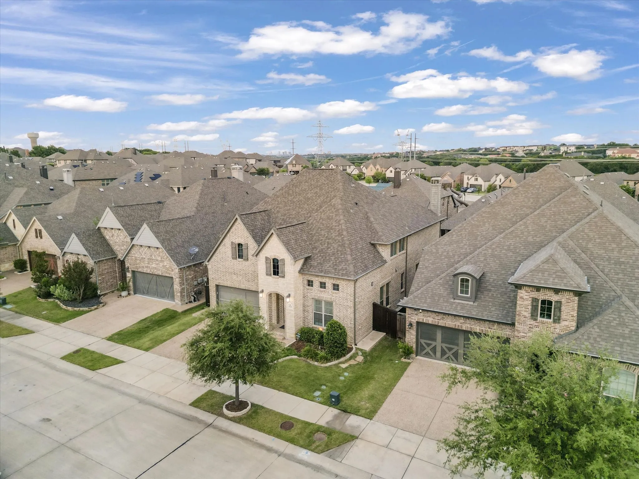 Single Family Residence For Sale in Denton County , 4528 Sir Craig Drive, Carrollton, Texas 75010, 5 Bedrooms, 3 Bathrooms, 2 Garage spaces, 3,484 Sqft, built in 2019, Price $925,000, mls#21324089, Real Estate Agent in Carrollton, Homes For Sale in Denton county, Homes For Sale in Carrollton, Realtor in Carrollton Texas, Real Estate Brokerage Independent Realty Texas, Luminita Cordes Realtor