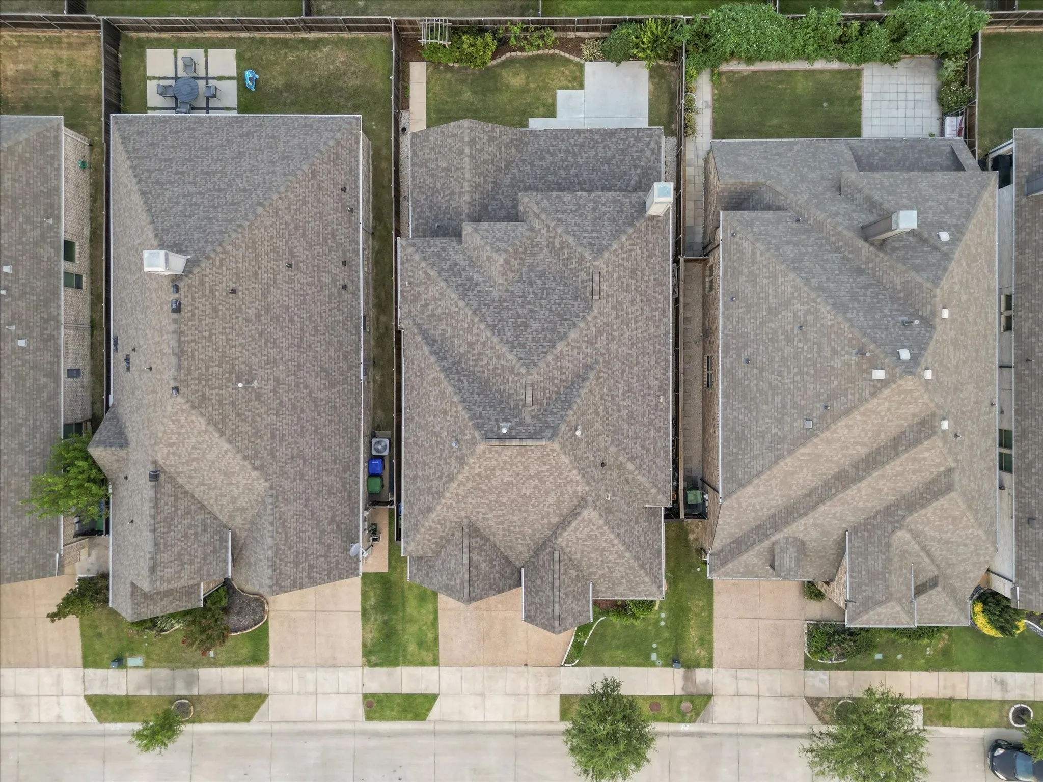 Single Family Residence For Sale in Denton County , 4528 Sir Craig Drive, Carrollton, Texas 75010, 5 Bedrooms, 3 Bathrooms, 2 Garage spaces, 3,484 Sqft, built in 2019, Price $925,000, mls#21324089, Real Estate Agent in Carrollton, Homes For Sale in Denton county, Homes For Sale in Carrollton, Realtor in Carrollton Texas, Real Estate Brokerage Independent Realty Texas, Luminita Cordes Realtor