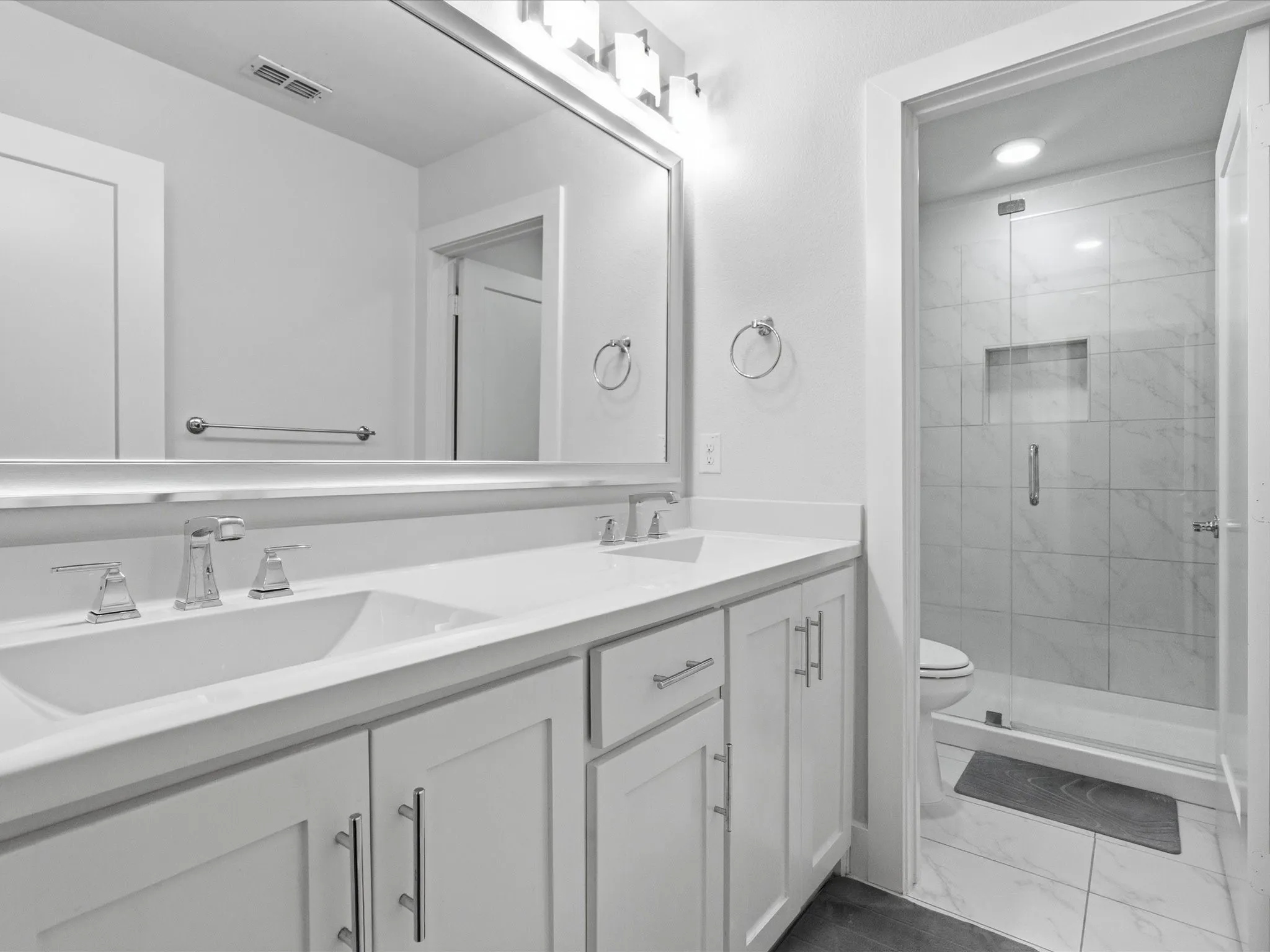Single Family Residence For Sale in Denton County , 4528 Sir Craig Drive, Carrollton, Texas 75010, 5 Bedrooms, 3 Bathrooms, 2 Garage spaces, 3,484 Sqft, built in 2019, Price $925,000, mls#21324089, Real Estate Agent in Carrollton, Homes For Sale in Denton county, Homes For Sale in Carrollton, Realtor in Carrollton Texas, Real Estate Brokerage Independent Realty Texas, Luminita Cordes Realtor