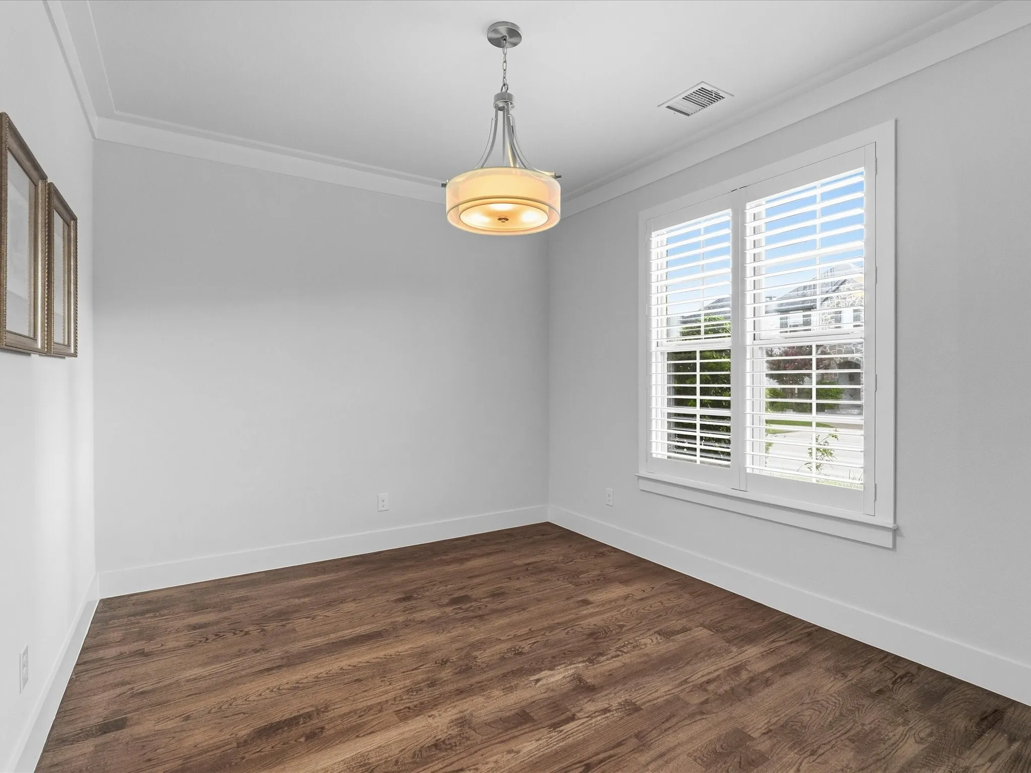 Single Family Residence For Sale in Denton County , 4528 Sir Craig Drive, Carrollton, Texas 75010, 5 Bedrooms, 3 Bathrooms, 2 Garage spaces, 3,484 Sqft, built in 2019, Price $925,000, mls#21324089, Real Estate Agent in Carrollton, Homes For Sale in Denton county, Homes For Sale in Carrollton, Realtor in Carrollton Texas, Real Estate Brokerage Independent Realty Texas, Luminita Cordes Realtor