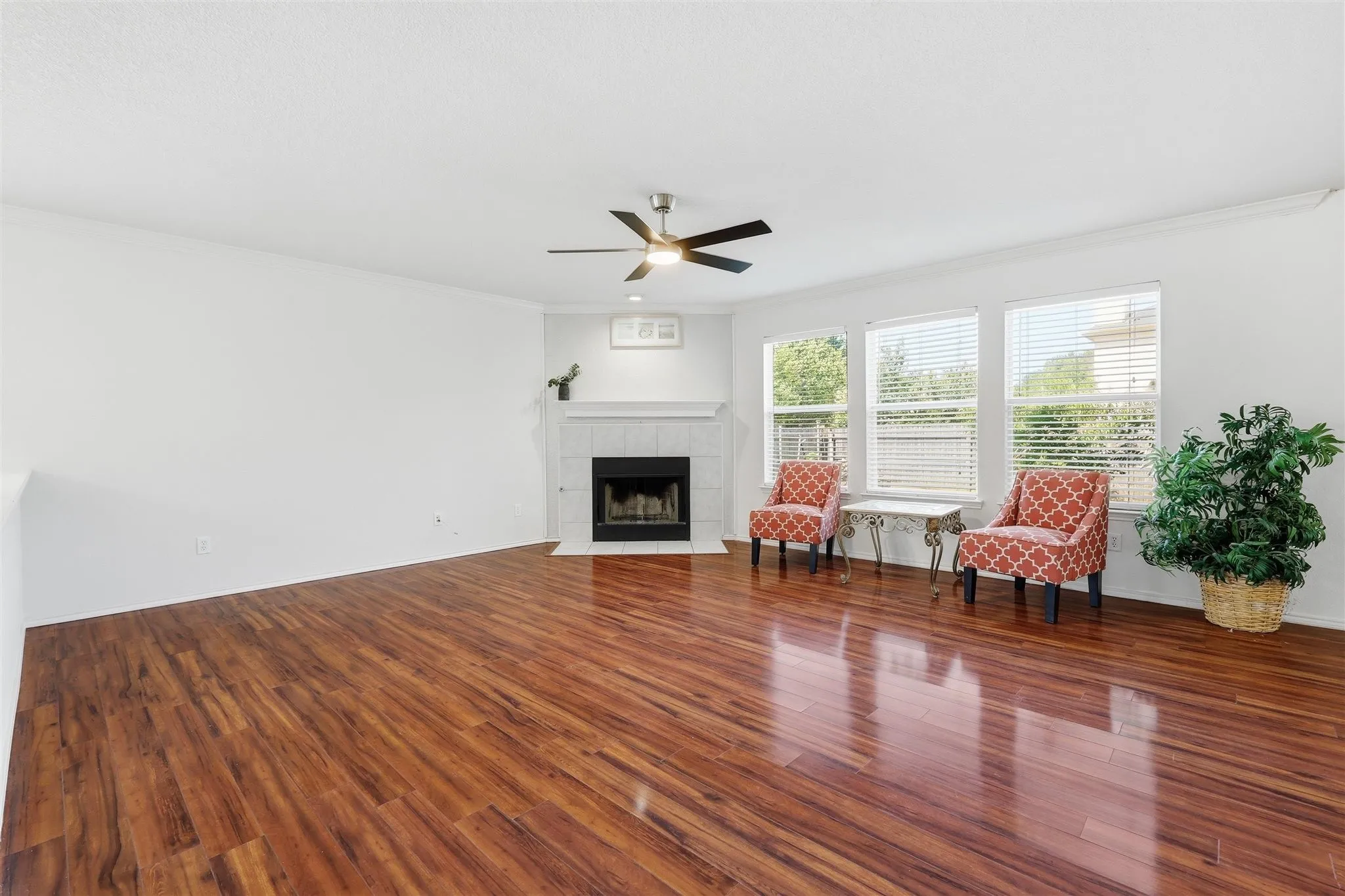 Single Family Residence For Sale in Tarrant County , 13201 Padre Avenue, Fort Worth, Texas 76244, 4 Bedroom, 3 Bathroom, 2 Garage spaces, 2,754 Sqft, built in 2006, mls#21320995, Real Estate Agent in Fort Worth, Homes For Sale in Tarrant county, Homes For Sale in Fort Worth, Realtor in Fort Worth Texas, Real Estate Brokerage Independent Realty Texas, Luminita Cordes Realtor