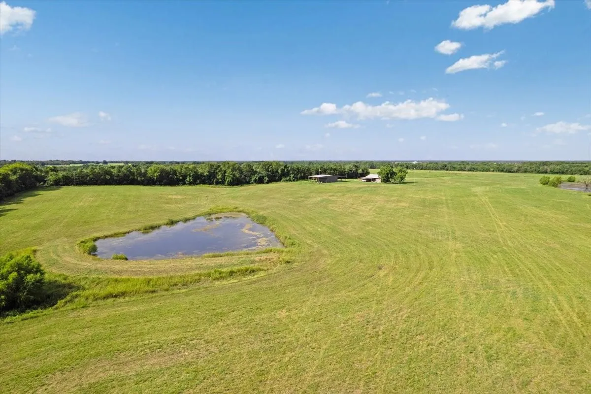 Single Family Residence For Sale in Lamar County , 258 County Road 14665, Paris, Texas 75462, 3 Bedroom, 2 Bathroom, Garage spaces, 1,808 Sqft, built in 1995, mls#21323833, Real Estate Agent in Paris, Homes For Sale in Lamar county, Homes For Sale in Paris, Realtor in Paris Texas, Real Estate Brokerage Independent Realty Texas, Luminita Cordes Realtor