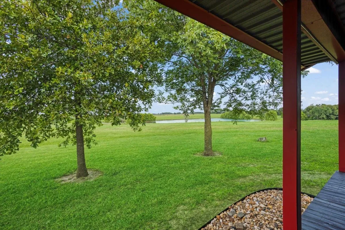 Single Family Residence For Sale in Lamar County , 258 County Road 14665, Paris, Texas 75462, 3 Bedroom, 2 Bathroom, Garage spaces, 1,808 Sqft, built in 1995, mls#21323833, Real Estate Agent in Paris, Homes For Sale in Lamar county, Homes For Sale in Paris, Realtor in Paris Texas, Real Estate Brokerage Independent Realty Texas, Luminita Cordes Realtor