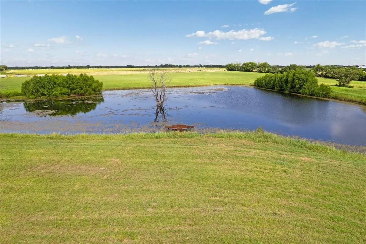 Single Family Residence For Sale in Lamar County , 258 County Road 14665, Paris, Texas 75462, 3 Bedroom, 2 Bathroom, Garage spaces, 1,808 Sqft, built in 1995, mls#21323833, Real Estate Agent in Paris, Homes For Sale in Lamar county, Homes For Sale in Paris, Realtor in Paris Texas, Real Estate Brokerage Independent Realty Texas, Luminita Cordes Realtor