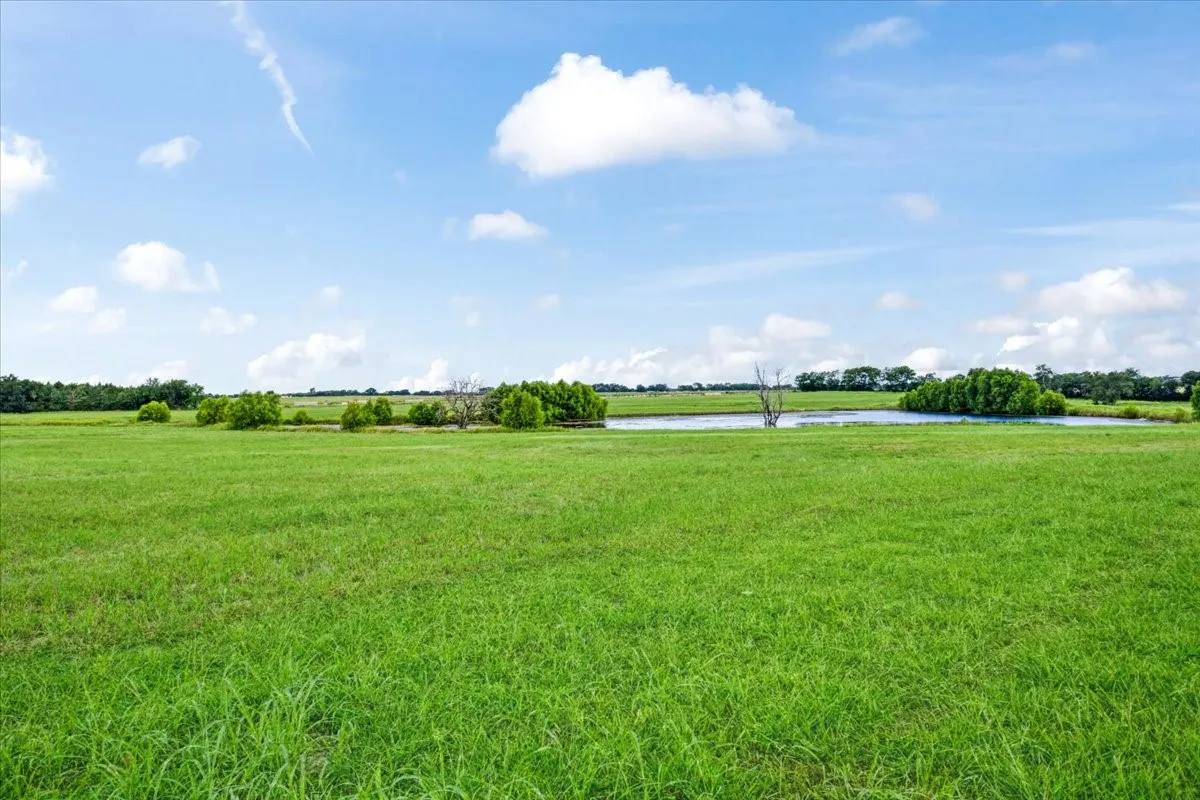 Single Family Residence For Sale in Lamar County , 258 County Road 14665, Paris, Texas 75462, 3 Bedroom, 2 Bathroom, Garage spaces, 1,808 Sqft, built in 1995, mls#21323833, Real Estate Agent in Paris, Homes For Sale in Lamar county, Homes For Sale in Paris, Realtor in Paris Texas, Real Estate Brokerage Independent Realty Texas, Luminita Cordes Realtor