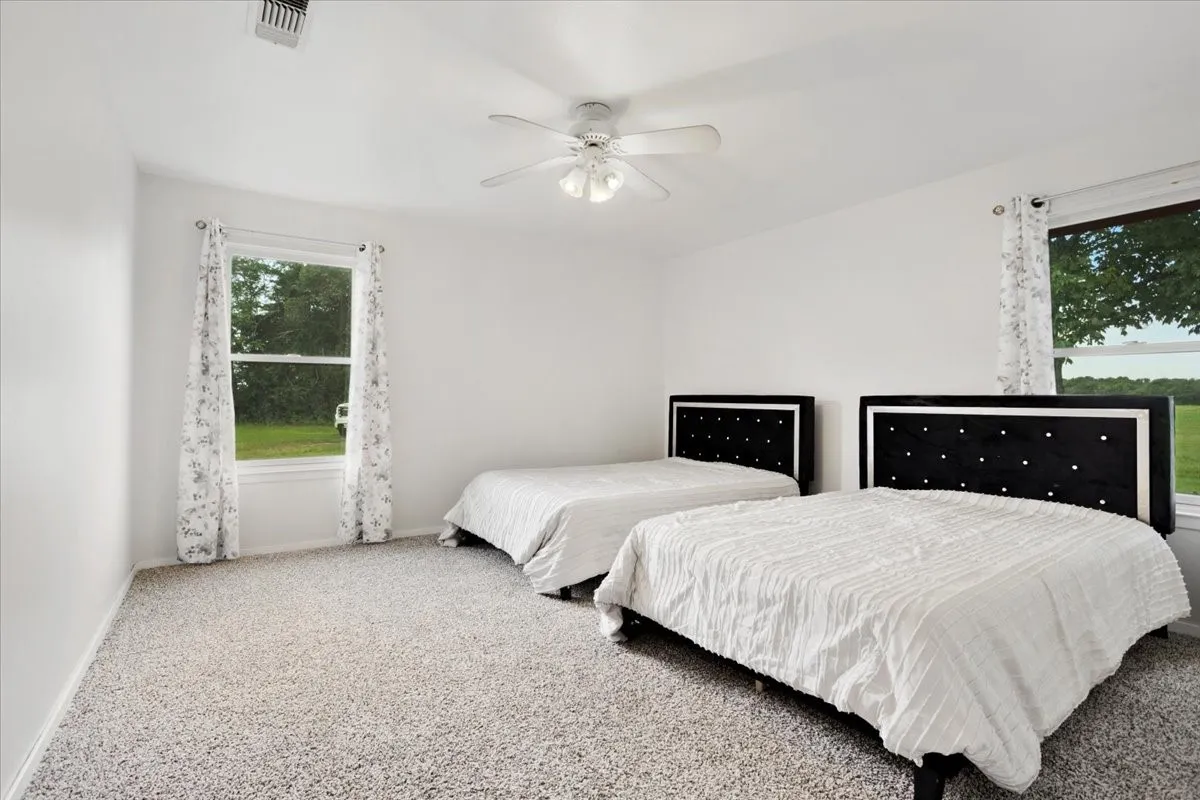 Single Family Residence For Sale in Lamar County , 258 County Road 14665, Paris, Texas 75462, 3 Bedroom, 2 Bathroom, Garage spaces, 1,808 Sqft, built in 1995, mls#21323833, Real Estate Agent in Paris, Homes For Sale in Lamar county, Homes For Sale in Paris, Realtor in Paris Texas, Real Estate Brokerage Independent Realty Texas, Luminita Cordes Realtor