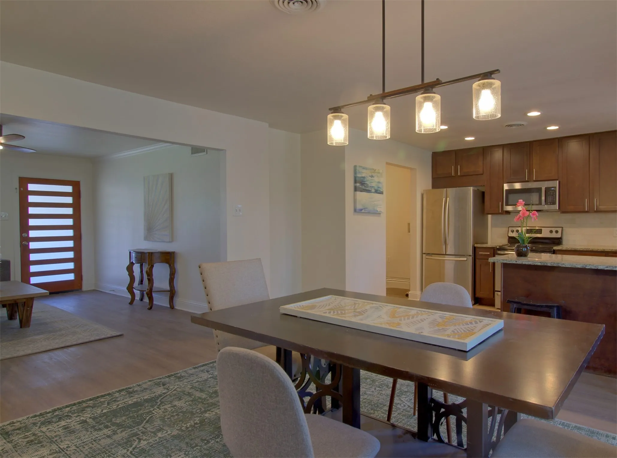 Single Family Residence For Sale in Dallas County , 12220 Eunice Street, Farmers Branch, Texas 75234, 4 Bedroom, 2 Bathroom, 2 Garage spaces, 1,666 Sqft, built in 1958, mls#21327560, Real Estate Agent in Farmers Branch, Homes For Sale in Dallas county, Homes For Sale in Farmers Branch, Realtor in Farmers Branch Texas, Real Estate Brokerage Independent Realty Texas, Luminita Cordes Realtor