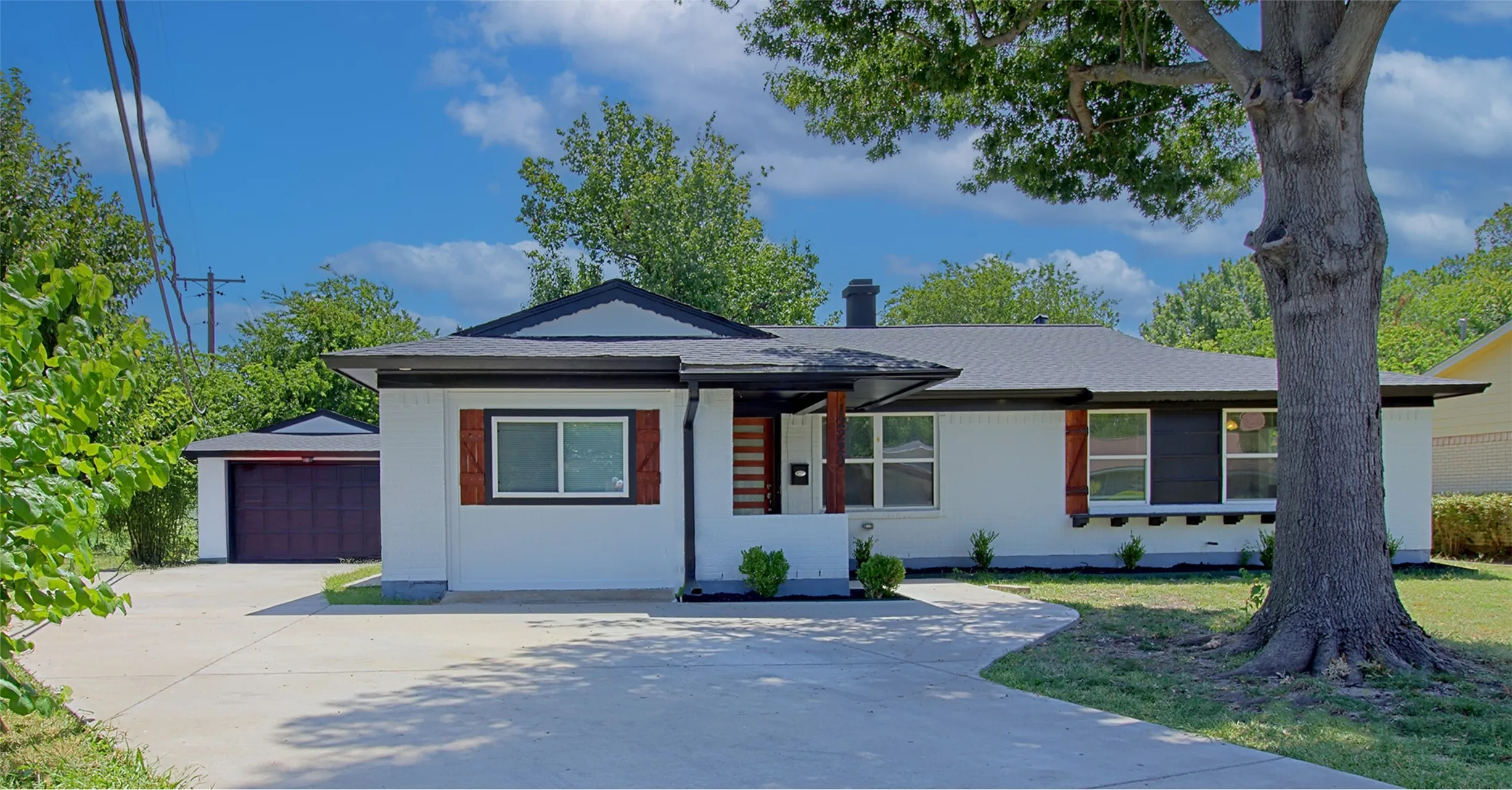 Single Family Residence For Sale in Dallas County , 12220 Eunice Street, Farmers Branch, Texas 75234, 4 Bedroom, 2 Bathroom, 2 Garage spaces, 1,666 Sqft, built in 1958, mls#21327560, Real Estate Agent in Farmers Branch, Homes For Sale in Dallas county, Homes For Sale in Farmers Branch, Realtor in Farmers Branch Texas, Real Estate Brokerage Independent Realty Texas, Luminita Cordes Realtor