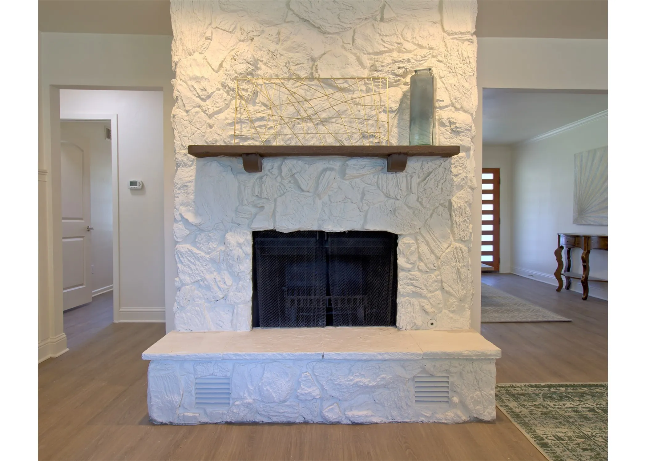 Single Family Residence For Sale in Dallas County , 12220 Eunice Street, Farmers Branch, Texas 75234, 4 Bedroom, 2 Bathroom, 2 Garage spaces, 1,666 Sqft, built in 1958, mls#21327560, Real Estate Agent in Farmers Branch, Homes For Sale in Dallas county, Homes For Sale in Farmers Branch, Realtor in Farmers Branch Texas, Real Estate Brokerage Independent Realty Texas, Luminita Cordes Realtor