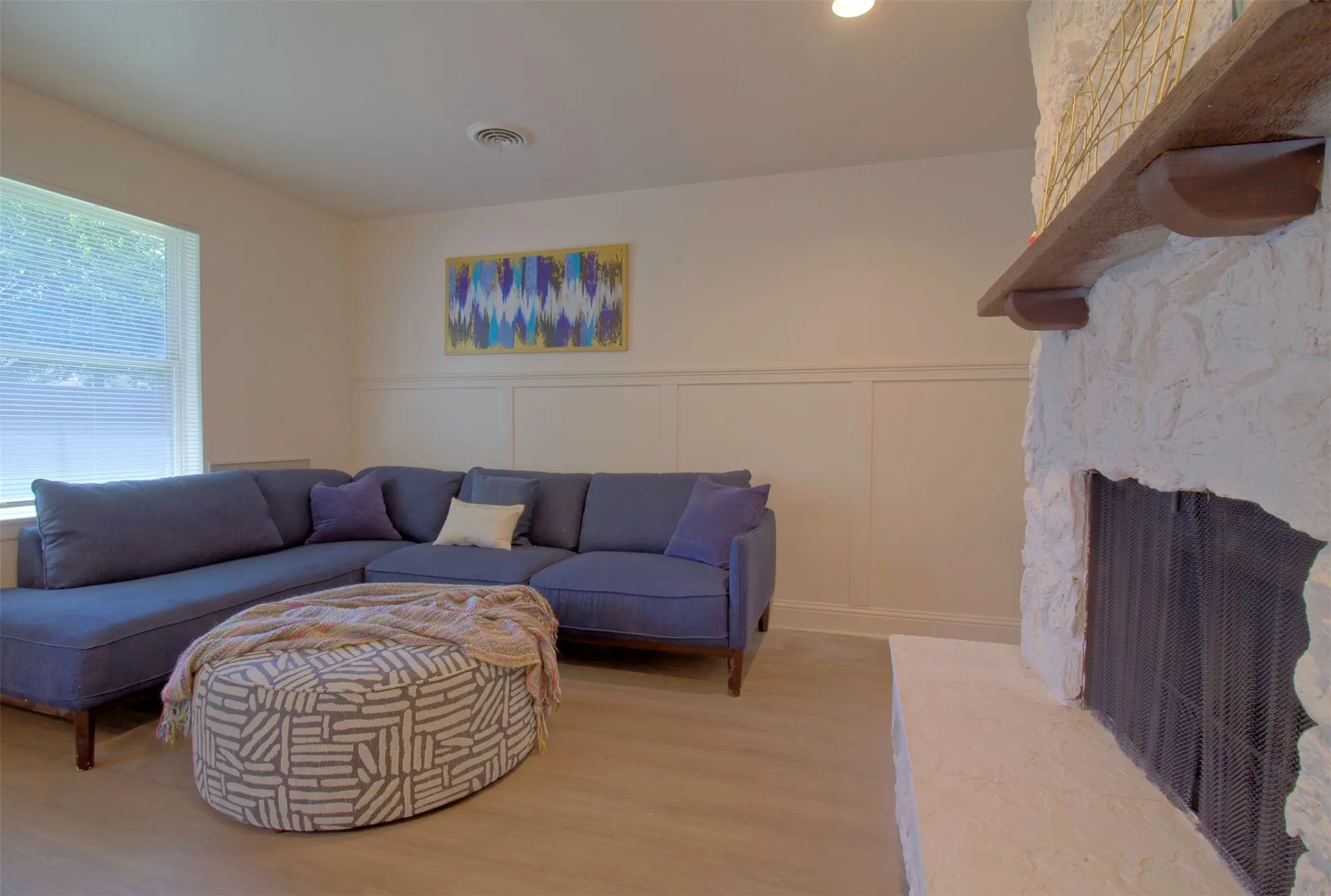 Single Family Residence For Sale in Dallas County , 12220 Eunice Street, Farmers Branch, Texas 75234, 4 Bedroom, 2 Bathroom, 2 Garage spaces, 1,666 Sqft, built in 1958, mls#21327560, Real Estate Agent in Farmers Branch, Homes For Sale in Dallas county, Homes For Sale in Farmers Branch, Realtor in Farmers Branch Texas, Real Estate Brokerage Independent Realty Texas, Luminita Cordes Realtor