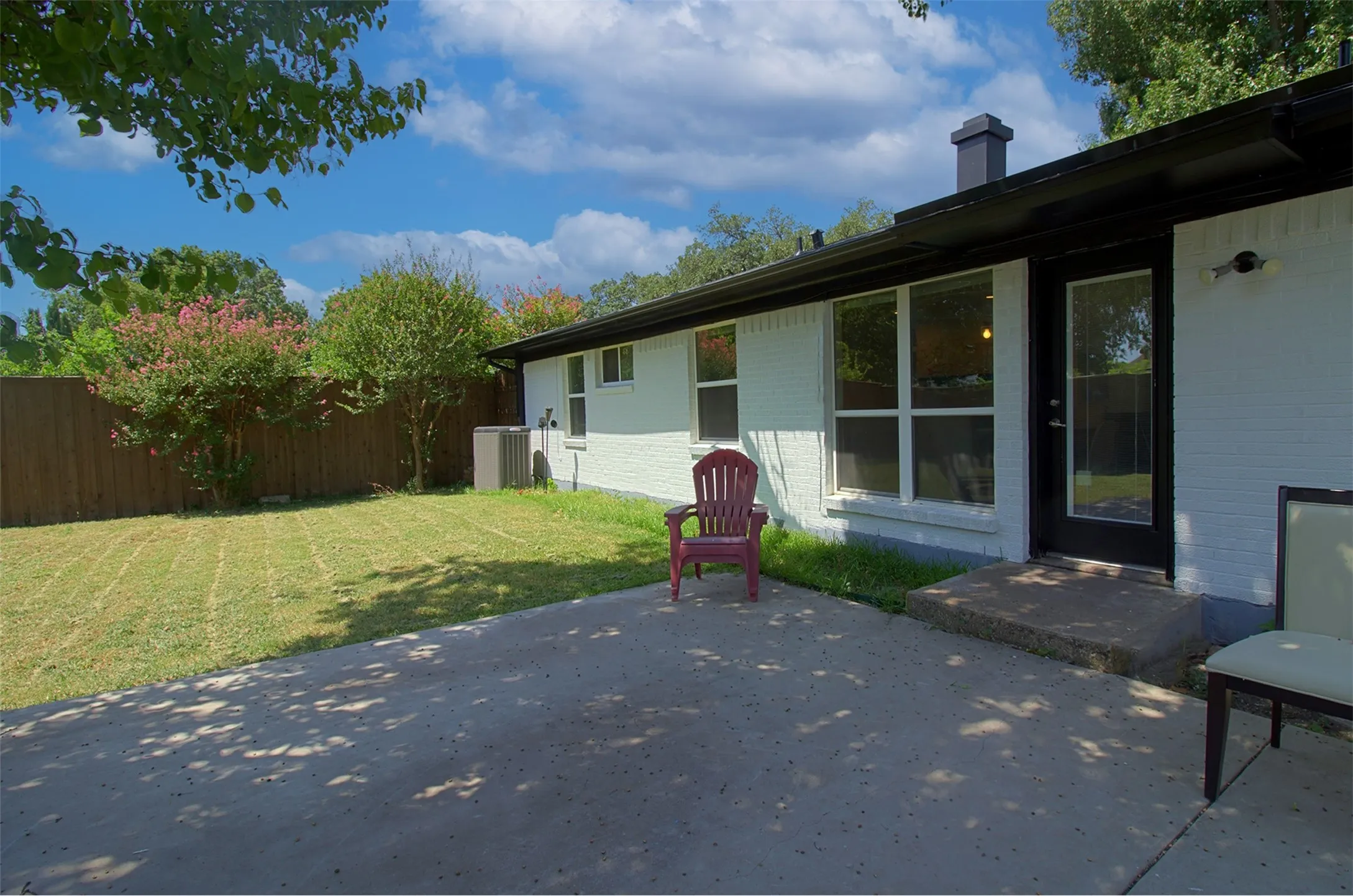 Single Family Residence For Sale in Dallas County , 12220 Eunice Street, Farmers Branch, Texas 75234, 4 Bedroom, 2 Bathroom, 2 Garage spaces, 1,666 Sqft, built in 1958, mls#21327560, Real Estate Agent in Farmers Branch, Homes For Sale in Dallas county, Homes For Sale in Farmers Branch, Realtor in Farmers Branch Texas, Real Estate Brokerage Independent Realty Texas, Luminita Cordes Realtor