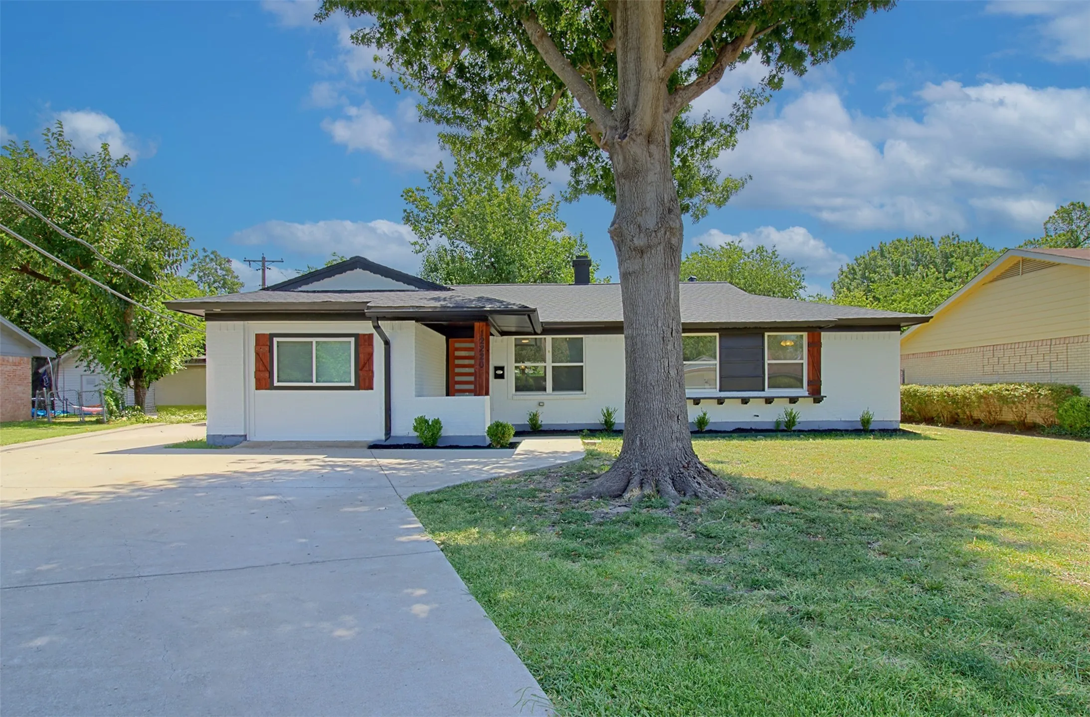 Single Family Residence For Sale in Dallas County , 12220 Eunice Street, Farmers Branch, Texas 75234, 4 Bedroom, 2 Bathroom, 2 Garage spaces, 1,666 Sqft, built in 1958, mls#21327560, Real Estate Agent in Farmers Branch, Homes For Sale in Dallas county, Homes For Sale in Farmers Branch, Realtor in Farmers Branch Texas, Real Estate Brokerage Independent Realty Texas, Luminita Cordes Realtor