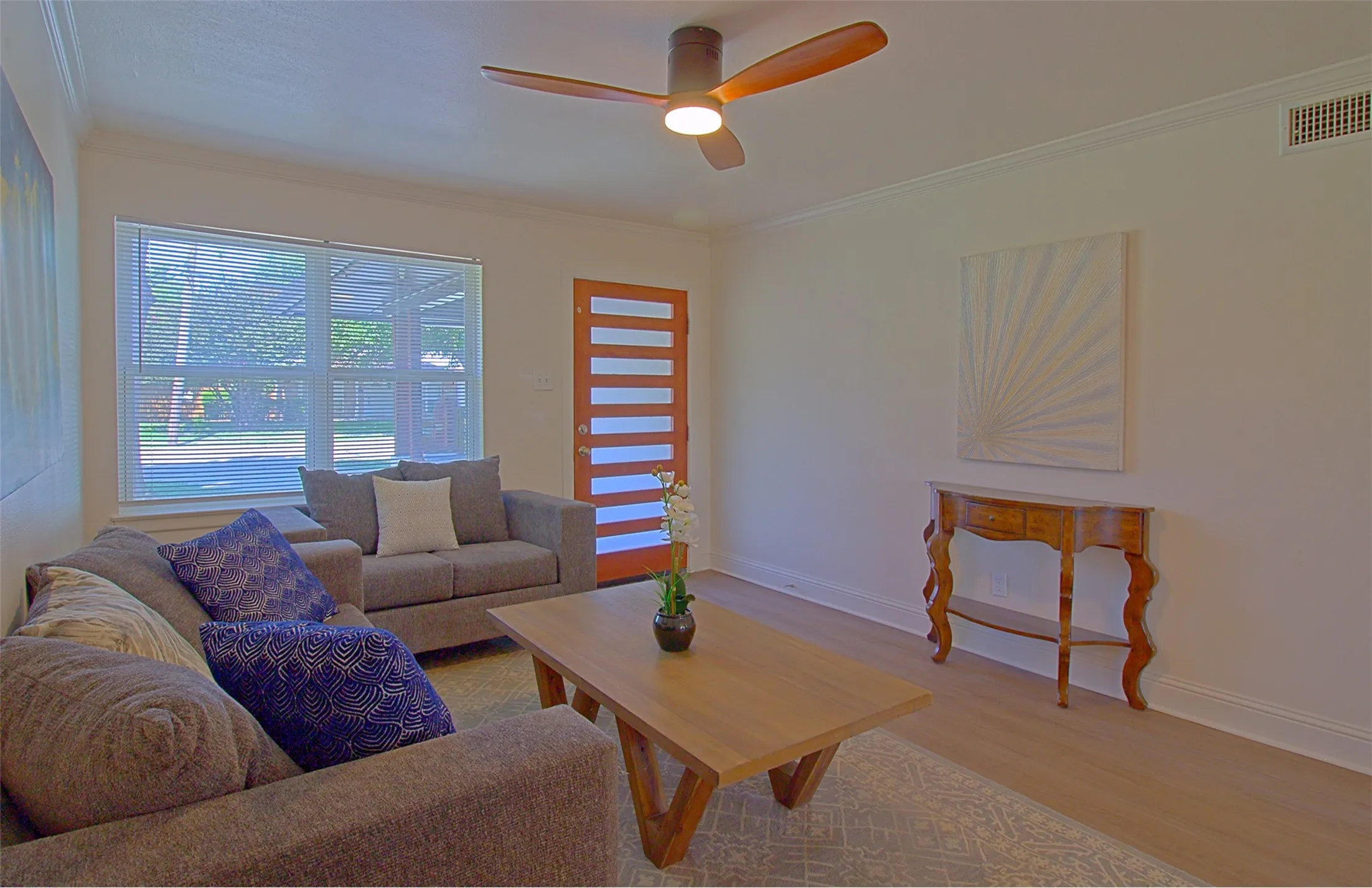 Single Family Residence For Sale in Dallas County , 12220 Eunice Street, Farmers Branch, Texas 75234, 4 Bedroom, 2 Bathroom, 2 Garage spaces, 1,666 Sqft, built in 1958, mls#21327560, Real Estate Agent in Farmers Branch, Homes For Sale in Dallas county, Homes For Sale in Farmers Branch, Realtor in Farmers Branch Texas, Real Estate Brokerage Independent Realty Texas, Luminita Cordes Realtor