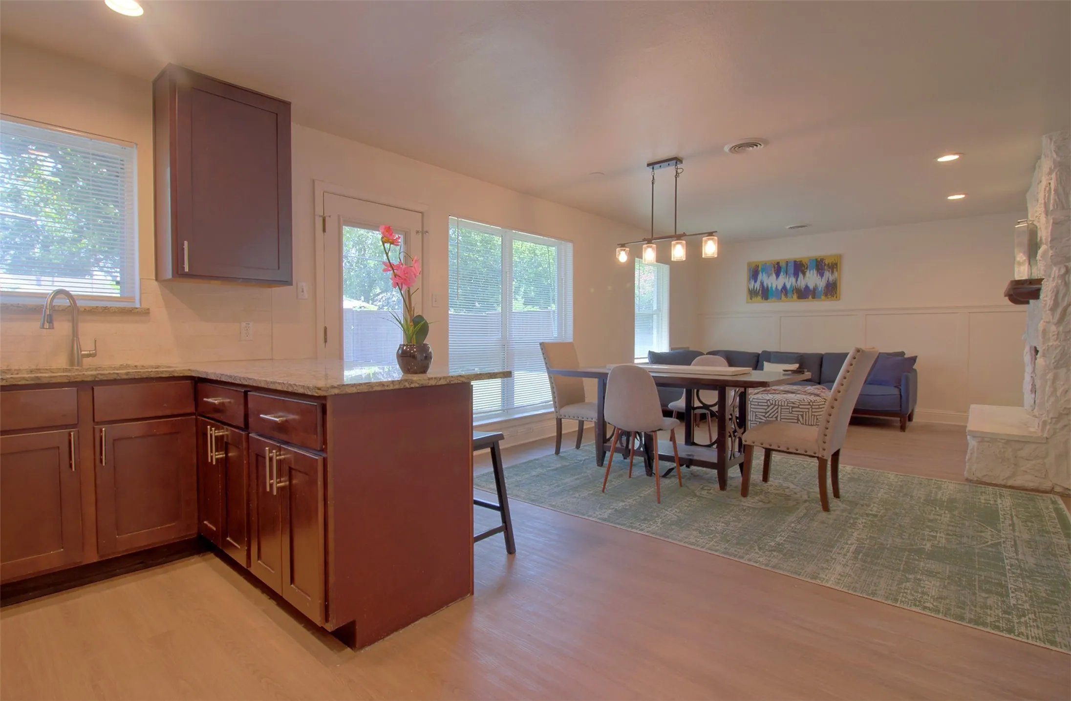 Single Family Residence For Sale in Dallas County , 12220 Eunice Street, Farmers Branch, Texas 75234, 4 Bedroom, 2 Bathroom, 2 Garage spaces, 1,666 Sqft, built in 1958, mls#21327560, Real Estate Agent in Farmers Branch, Homes For Sale in Dallas county, Homes For Sale in Farmers Branch, Realtor in Farmers Branch Texas, Real Estate Brokerage Independent Realty Texas, Luminita Cordes Realtor