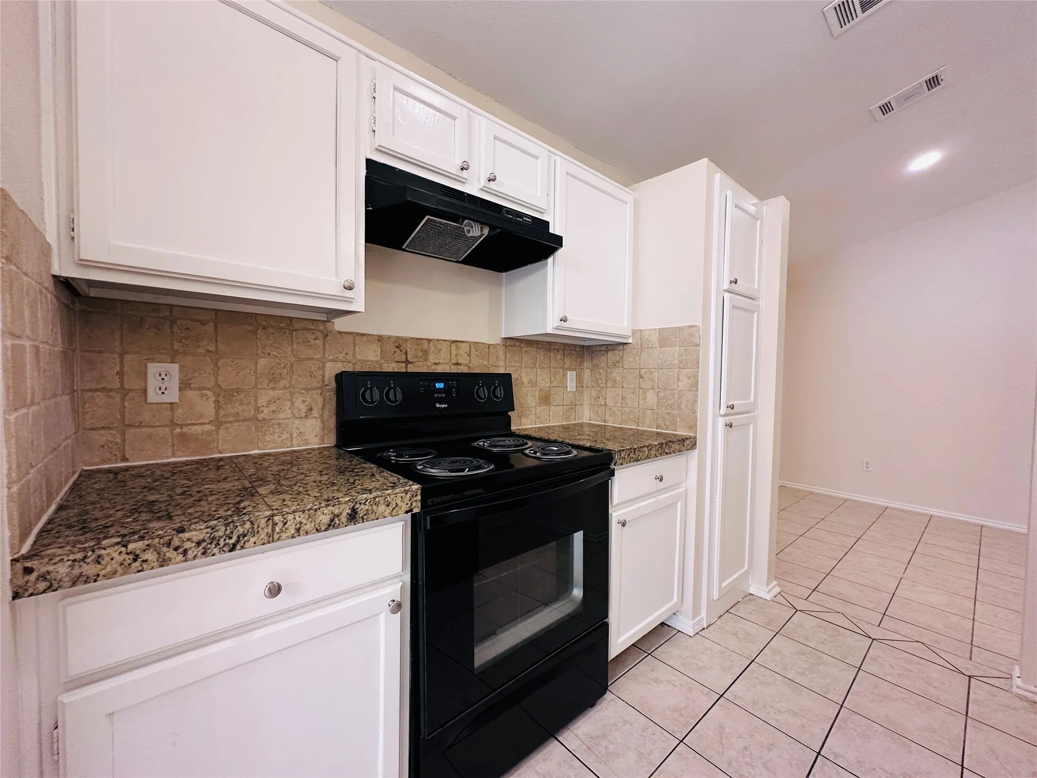 Single Family Residence For Sale in Dallas County , 1501 Wheatfield Court, Mesquite, Texas 75149, 3 Bedroom, 2 Bathroom, 2 Garage spaces, 1,384 Sqft, built in 1984, mls#21327838, Real Estate Agent in Mesquite, Homes For Sale in Dallas county, Homes For Sale in Mesquite, Realtor in Mesquite Texas, Real Estate Brokerage Independent Realty Texas, Luminita Cordes Realtor