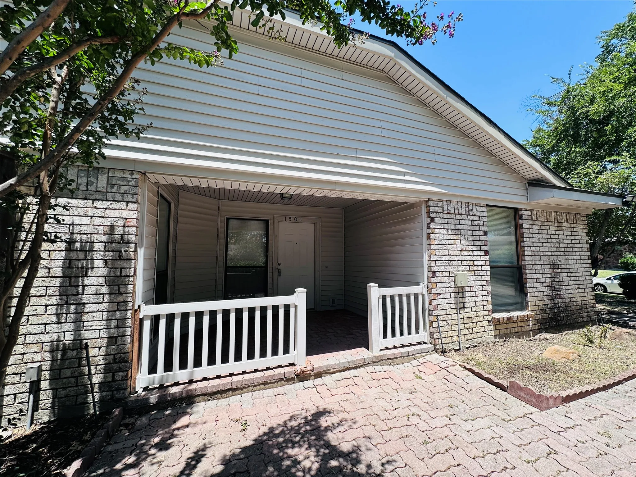 Single Family Residence For Sale in Dallas County , 1501 Wheatfield Court, Mesquite, Texas 75149, 3 Bedroom, 2 Bathroom, 2 Garage spaces, 1,384 Sqft, built in 1984, mls#21327838, Real Estate Agent in Mesquite, Homes For Sale in Dallas county, Homes For Sale in Mesquite, Realtor in Mesquite Texas, Real Estate Brokerage Independent Realty Texas, Luminita Cordes Realtor