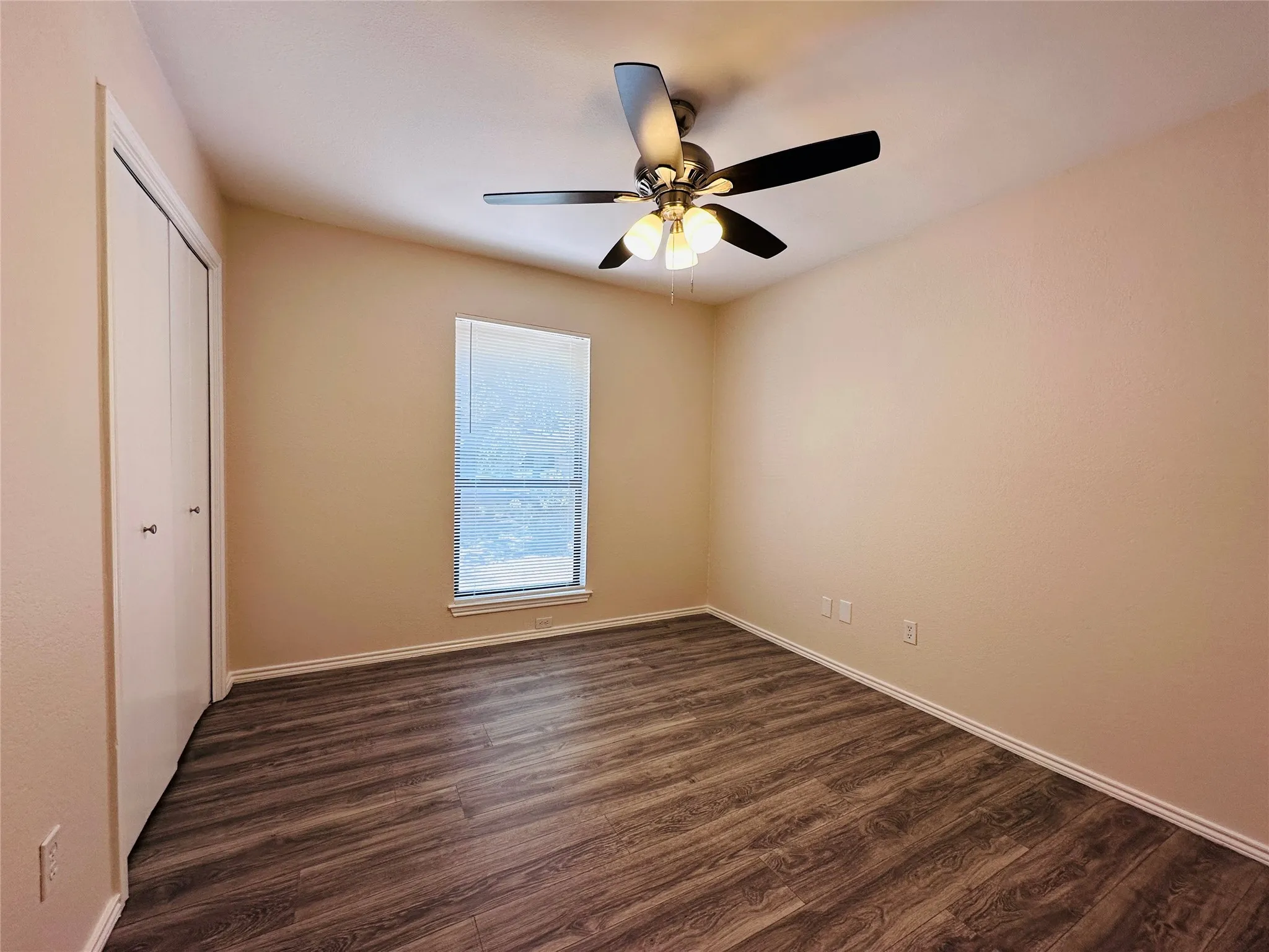 Single Family Residence For Sale in Dallas County , 1501 Wheatfield Court, Mesquite, Texas 75149, 3 Bedroom, 2 Bathroom, 2 Garage spaces, 1,384 Sqft, built in 1984, mls#21327838, Real Estate Agent in Mesquite, Homes For Sale in Dallas county, Homes For Sale in Mesquite, Realtor in Mesquite Texas, Real Estate Brokerage Independent Realty Texas, Luminita Cordes Realtor