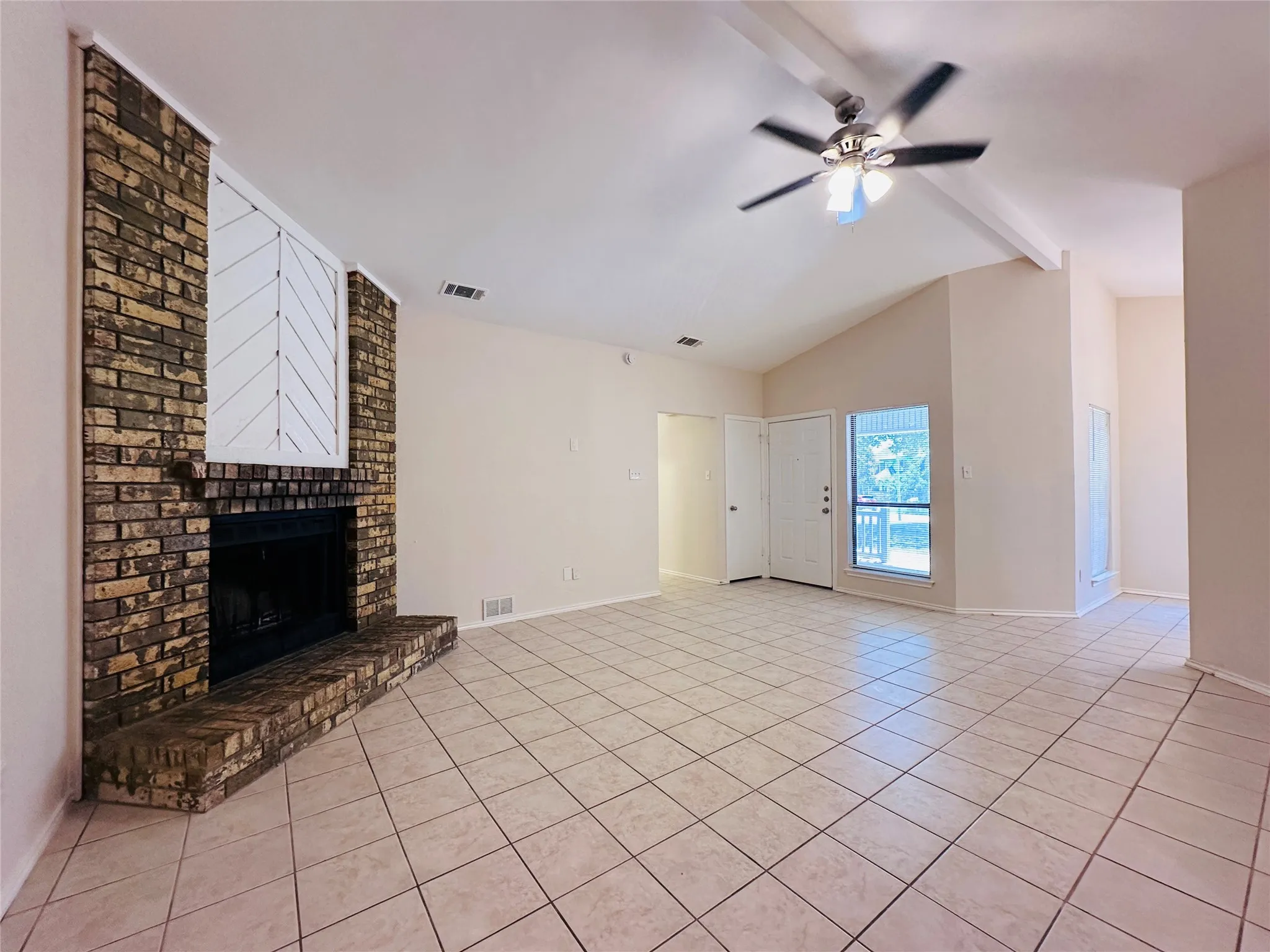 Single Family Residence For Sale in Dallas County , 1501 Wheatfield Court, Mesquite, Texas 75149, 3 Bedroom, 2 Bathroom, 2 Garage spaces, 1,384 Sqft, built in 1984, mls#21327838, Real Estate Agent in Mesquite, Homes For Sale in Dallas county, Homes For Sale in Mesquite, Realtor in Mesquite Texas, Real Estate Brokerage Independent Realty Texas, Luminita Cordes Realtor
