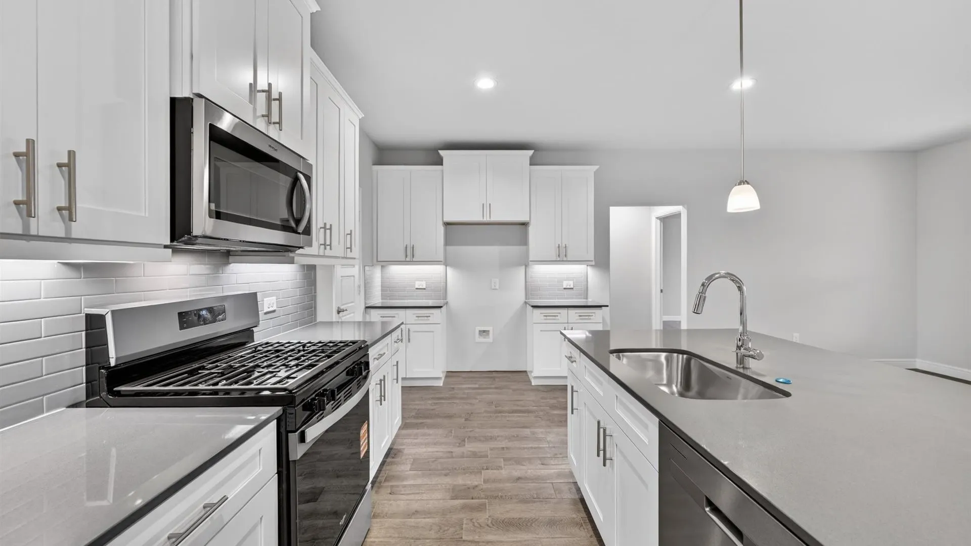 Single Family Residence For Sale in Hood County , 213 SANDSTONE Circle, Granbury, Texas 76048, 4 Bedroom, 2 Bathroom, 2 Garage spaces, 2,148 Sqft, built in 2025, mls#21325251, Real Estate Agent in Granbury, Homes For Sale in Hood county, Homes For Sale in Granbury, Realtor in Granbury Texas, Real Estate Brokerage Independent Realty Texas, Luminita Cordes Realtor