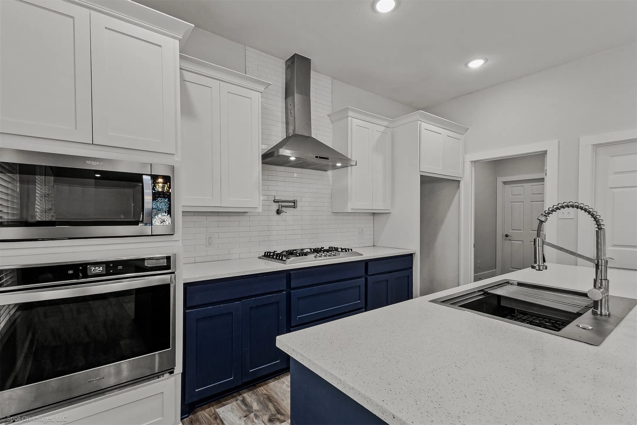 Single Family Residence For Sale in Kaufman County , 608 N Catherine Street, Terrell, Texas 75160, 3 Bedroom, 3 Bathroom, 1 Garage spaces, 2,206 Sqft, built in 2022, mls#21327945, Real Estate Agent in Terrell, Homes For Sale in Kaufman county, Homes For Sale in Terrell, Realtor in Terrell Texas, Real Estate Brokerage Independent Realty Texas, Luminita Cordes Realtor