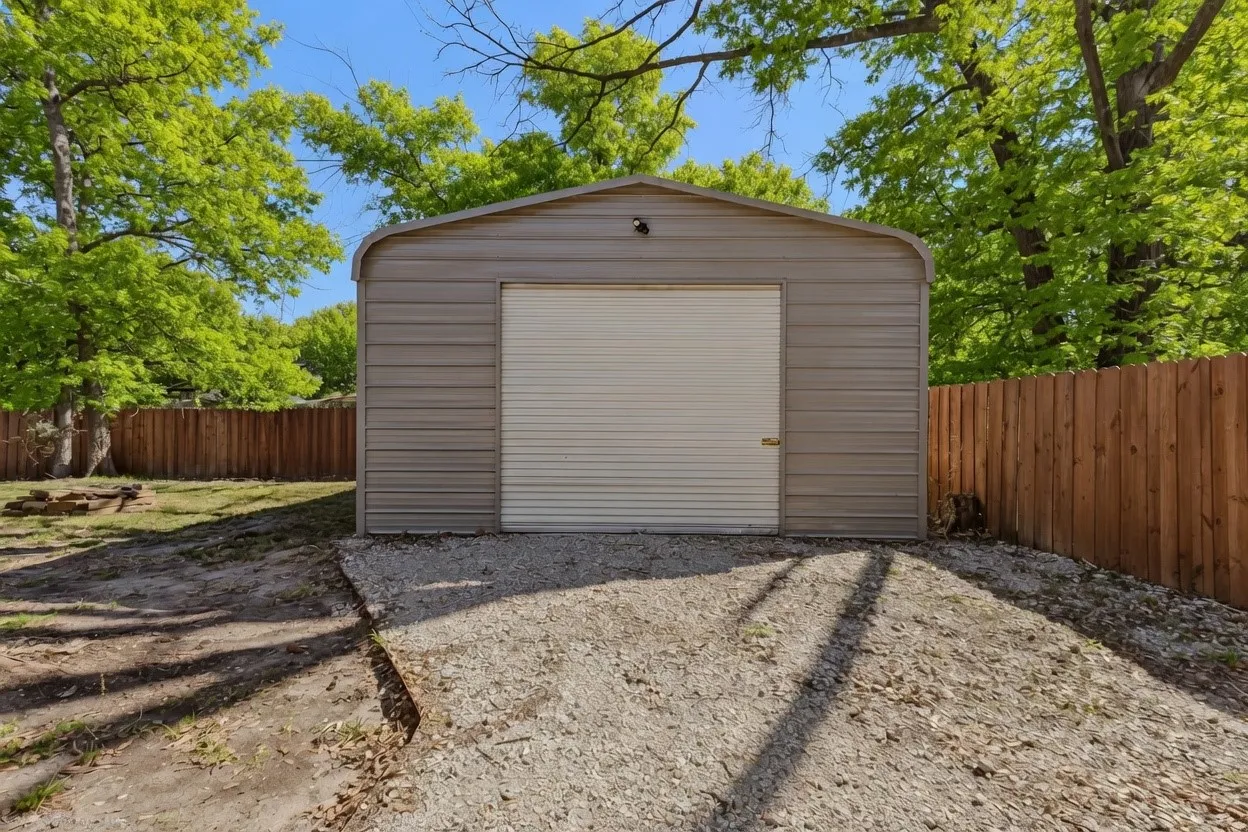 Single Family Residence For Sale in Kaufman County , 608 N Catherine Street, Terrell, Texas 75160, 3 Bedroom, 3 Bathroom, 1 Garage spaces, 2,206 Sqft, built in 2022, mls#21327945, Real Estate Agent in Terrell, Homes For Sale in Kaufman county, Homes For Sale in Terrell, Realtor in Terrell Texas, Real Estate Brokerage Independent Realty Texas, Luminita Cordes Realtor