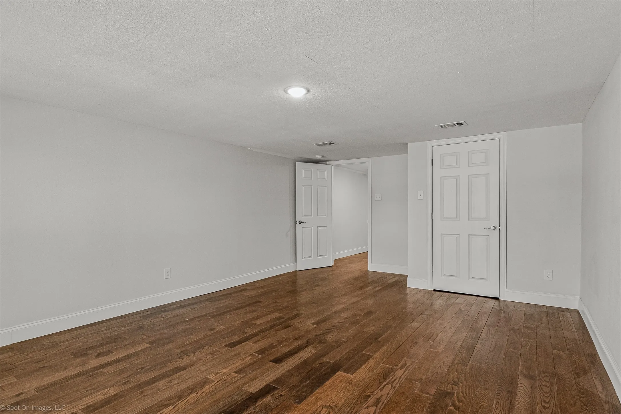 Single Family Residence For Sale in Kaufman County , 608 N Catherine Street, Terrell, Texas 75160, 3 Bedroom, 3 Bathroom, 1 Garage spaces, 2,206 Sqft, built in 2022, mls#21327945, Real Estate Agent in Terrell, Homes For Sale in Kaufman county, Homes For Sale in Terrell, Realtor in Terrell Texas, Real Estate Brokerage Independent Realty Texas, Luminita Cordes Realtor