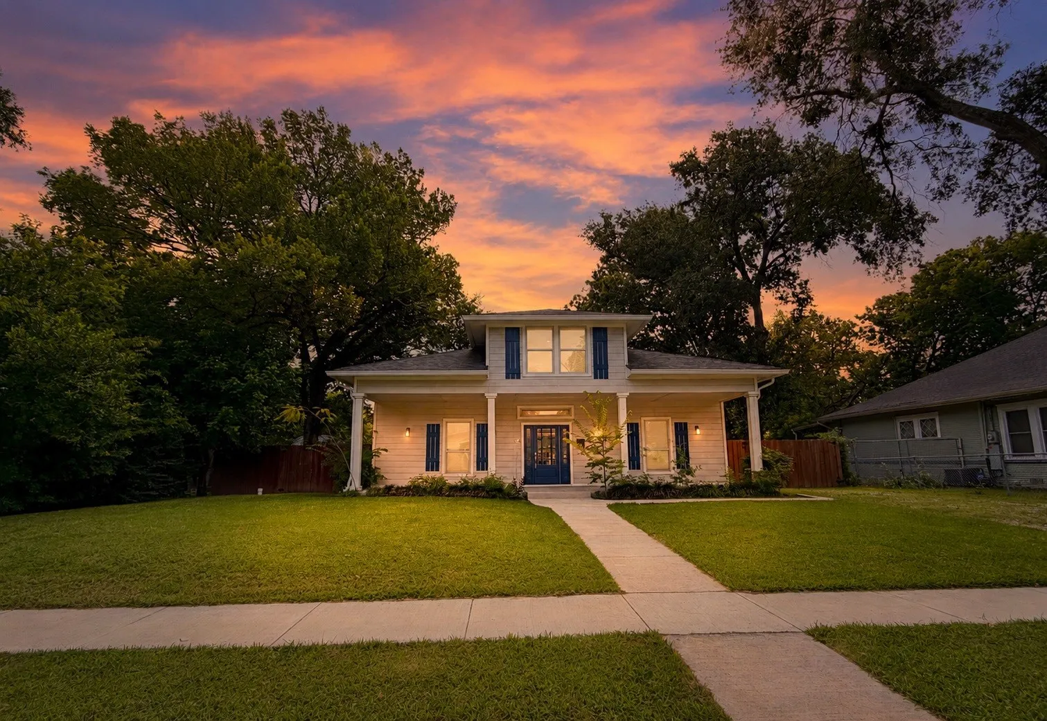 Single Family Residence For Sale in Kaufman County , 608 N Catherine Street, Terrell, Texas 75160, 3 Bedroom, 3 Bathroom, 1 Garage spaces, 2,206 Sqft, built in 2022, mls#21327945, Real Estate Agent in Terrell, Homes For Sale in Kaufman county, Homes For Sale in Terrell, Realtor in Terrell Texas, Real Estate Brokerage Independent Realty Texas, Luminita Cordes Realtor