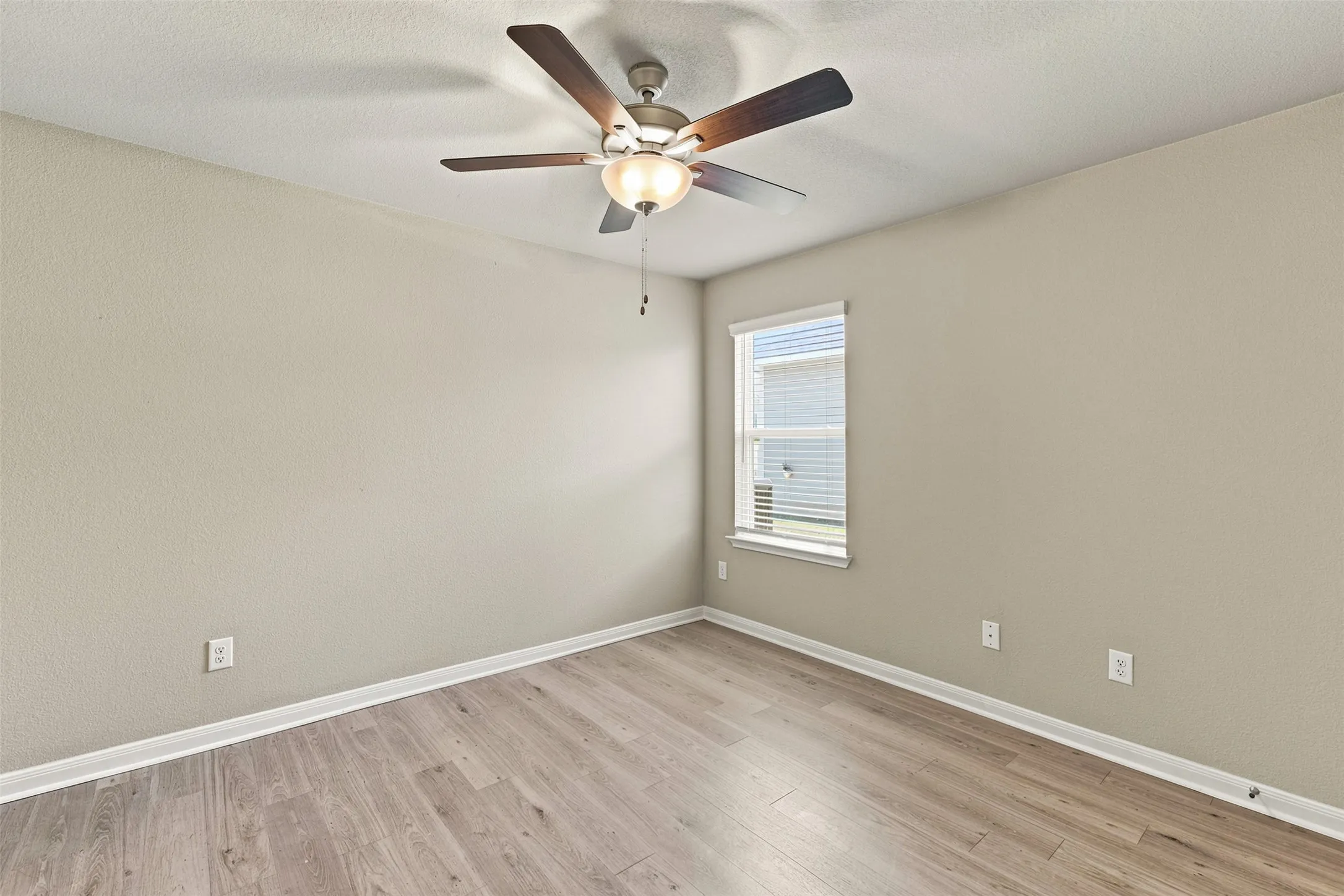 Single Family Residence For Sale in Mc Lennan County , 3228 Dottavio Road, Waco, Texas 76655, 4 Bedroom, 3 Bathroom, 2 Garage spaces, 2,121 Sqft, built in 2022, mls#21318610, Real Estate Agent in Waco, Homes For Sale in Mc Lennan county, Homes For Sale in Waco, Realtor in Waco Texas, Real Estate Brokerage Independent Realty Texas, Luminita Cordes Realtor