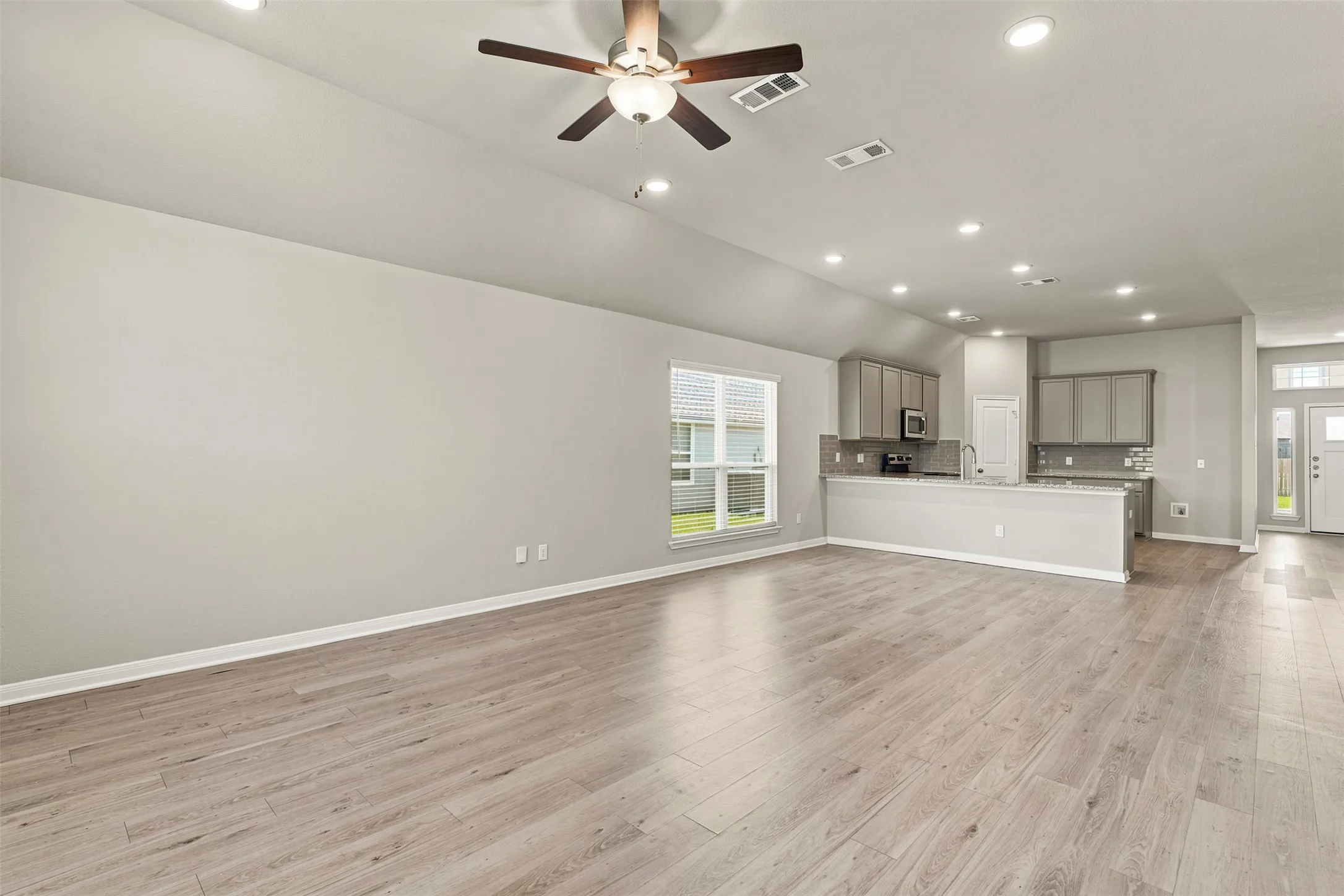 Single Family Residence For Sale in Mc Lennan County , 3228 Dottavio Road, Waco, Texas 76655, 4 Bedroom, 3 Bathroom, 2 Garage spaces, 2,121 Sqft, built in 2022, mls#21318610, Real Estate Agent in Waco, Homes For Sale in Mc Lennan county, Homes For Sale in Waco, Realtor in Waco Texas, Real Estate Brokerage Independent Realty Texas, Luminita Cordes Realtor