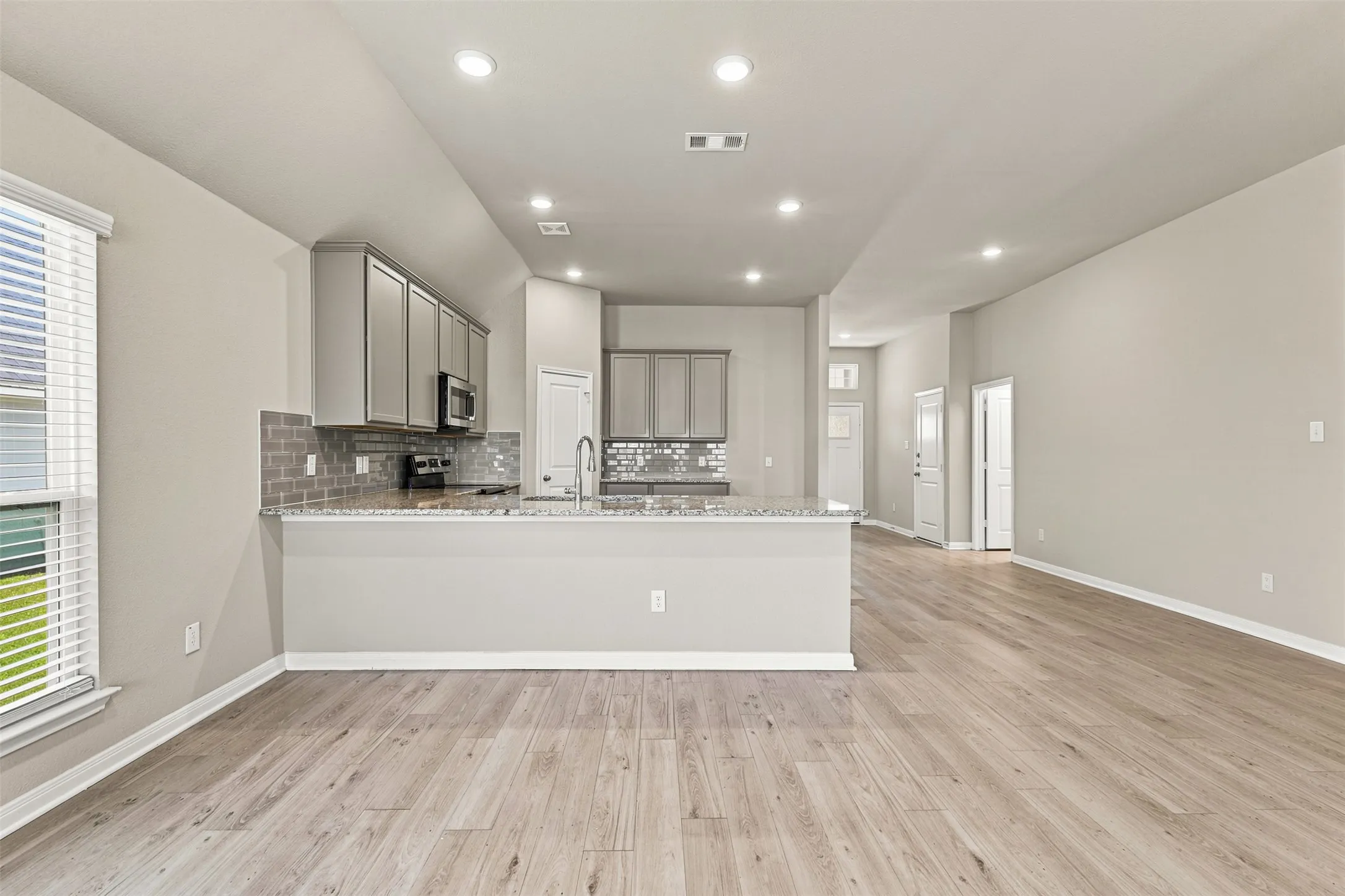 Single Family Residence For Sale in Mc Lennan County , 3228 Dottavio Road, Waco, Texas 76655, 4 Bedroom, 3 Bathroom, 2 Garage spaces, 2,121 Sqft, built in 2022, mls#21318610, Real Estate Agent in Waco, Homes For Sale in Mc Lennan county, Homes For Sale in Waco, Realtor in Waco Texas, Real Estate Brokerage Independent Realty Texas, Luminita Cordes Realtor