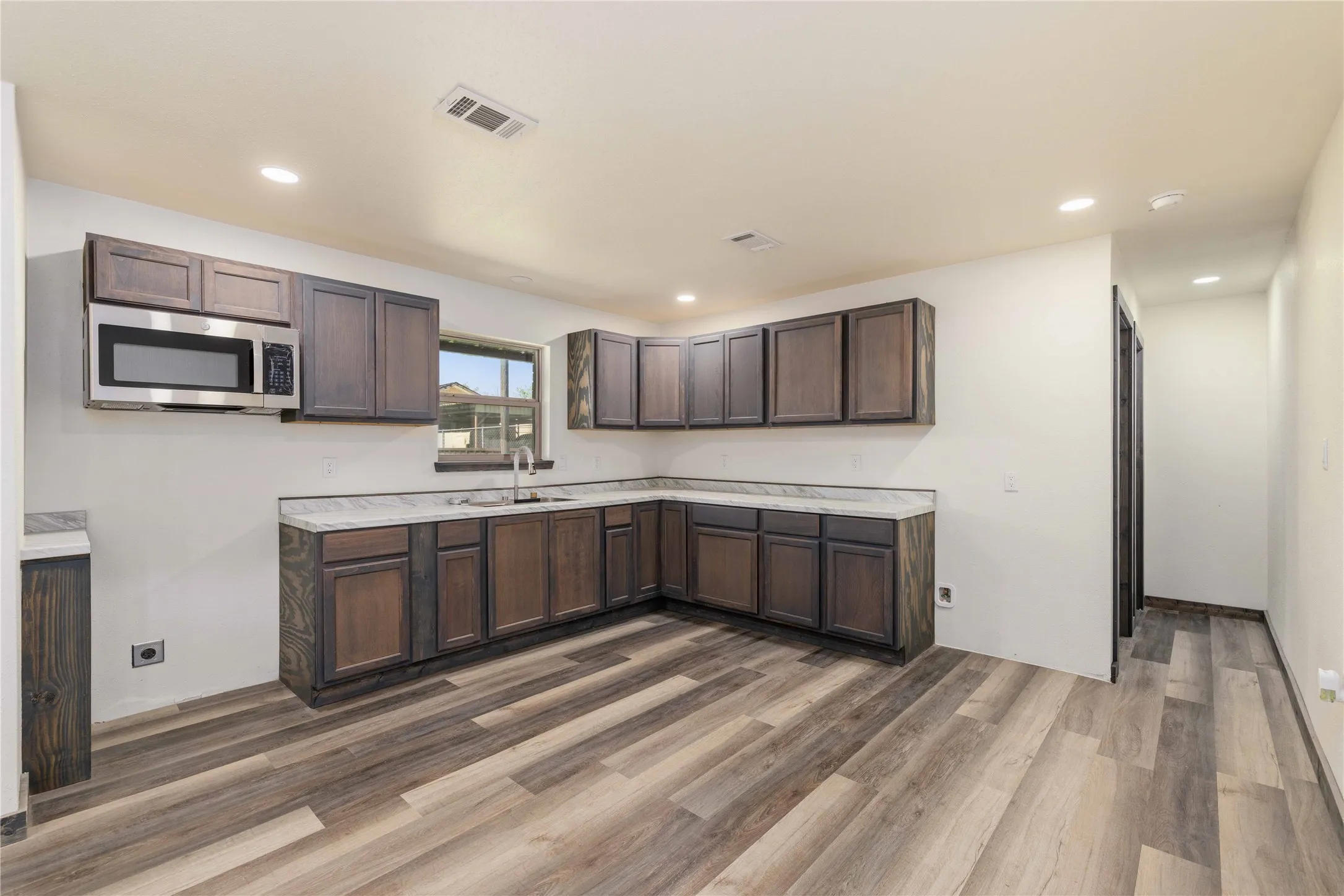 Single Family Residence For Sale in Coleman County , 809 W Liveoak Street, Coleman, Texas 76834, 3 Bedroom, 2 Bathroom, Garage spaces, 2,076 Sqft, built in 0, mls#21328201, Real Estate Agent in Coleman, Homes For Sale in Coleman county, Homes For Sale in Coleman, Realtor in Coleman Texas, Real Estate Brokerage Independent Realty Texas, Luminita Cordes Realtor