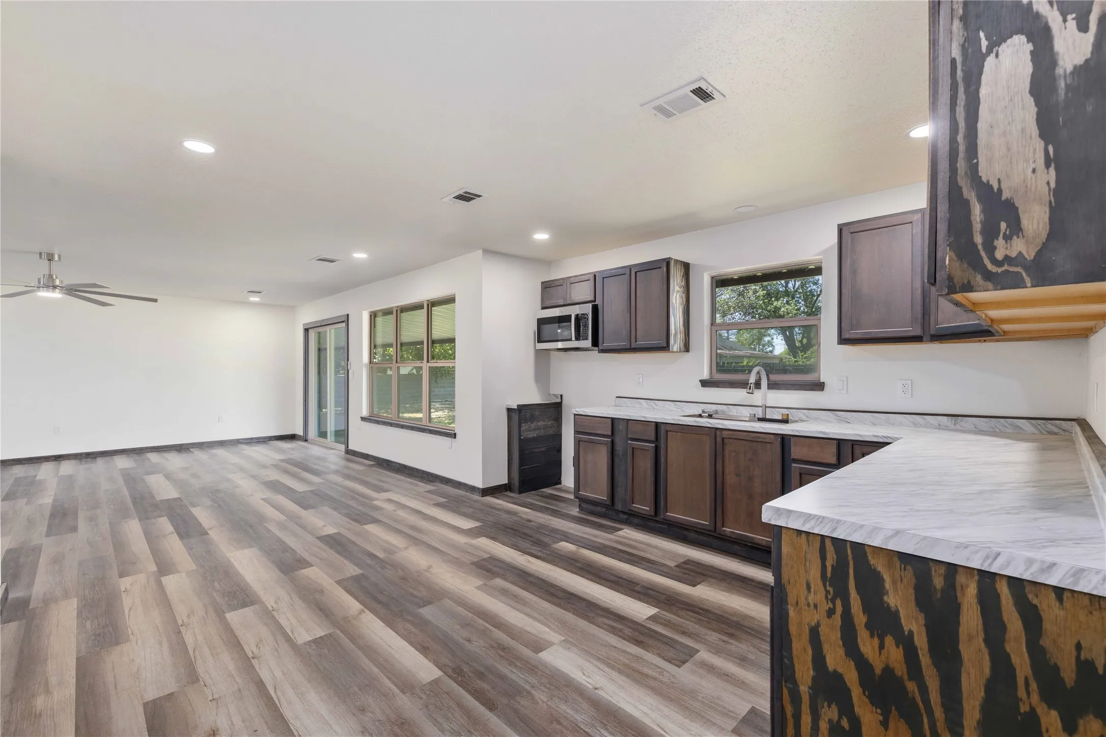 Single Family Residence For Sale in Coleman County , 809 W Liveoak Street, Coleman, Texas 76834, 3 Bedroom, 2 Bathroom, Garage spaces, 2,076 Sqft, built in 0, mls#21328201, Real Estate Agent in Coleman, Homes For Sale in Coleman county, Homes For Sale in Coleman, Realtor in Coleman Texas, Real Estate Brokerage Independent Realty Texas, Luminita Cordes Realtor