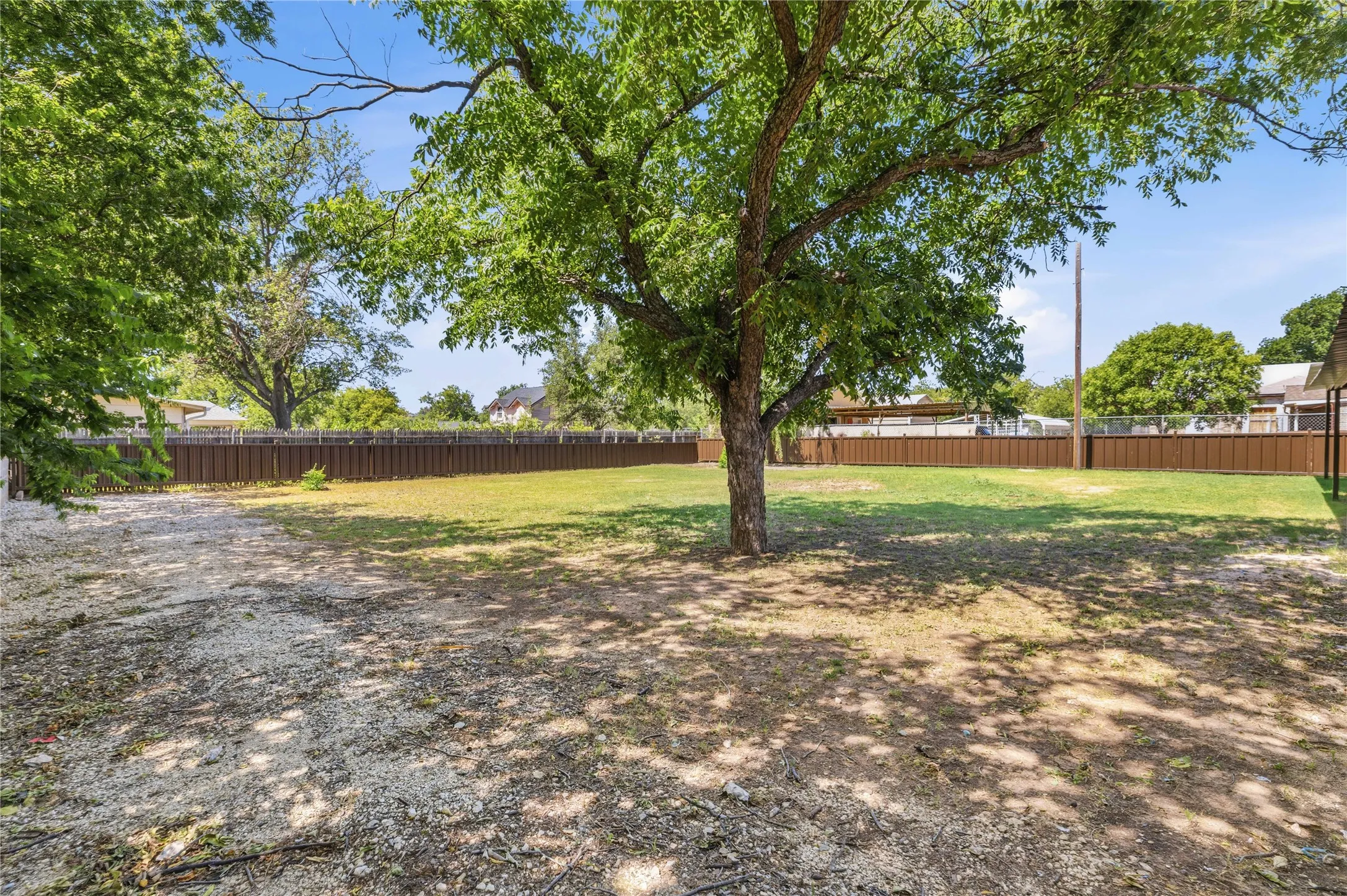 Single Family Residence For Sale in Coleman County , 809 W Liveoak Street, Coleman, Texas 76834, 3 Bedroom, 2 Bathroom, Garage spaces, 2,076 Sqft, built in 0, mls#21328201, Real Estate Agent in Coleman, Homes For Sale in Coleman county, Homes For Sale in Coleman, Realtor in Coleman Texas, Real Estate Brokerage Independent Realty Texas, Luminita Cordes Realtor