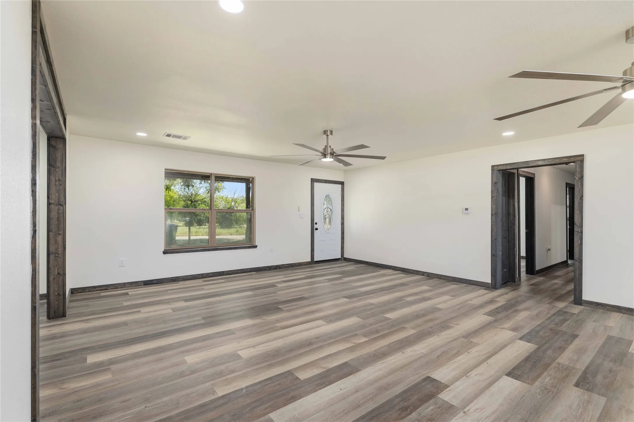 Single Family Residence For Sale in Coleman County , 809 W Liveoak Street, Coleman, Texas 76834, 3 Bedroom, 2 Bathroom, Garage spaces, 2,076 Sqft, built in 0, mls#21328201, Real Estate Agent in Coleman, Homes For Sale in Coleman county, Homes For Sale in Coleman, Realtor in Coleman Texas, Real Estate Brokerage Independent Realty Texas, Luminita Cordes Realtor