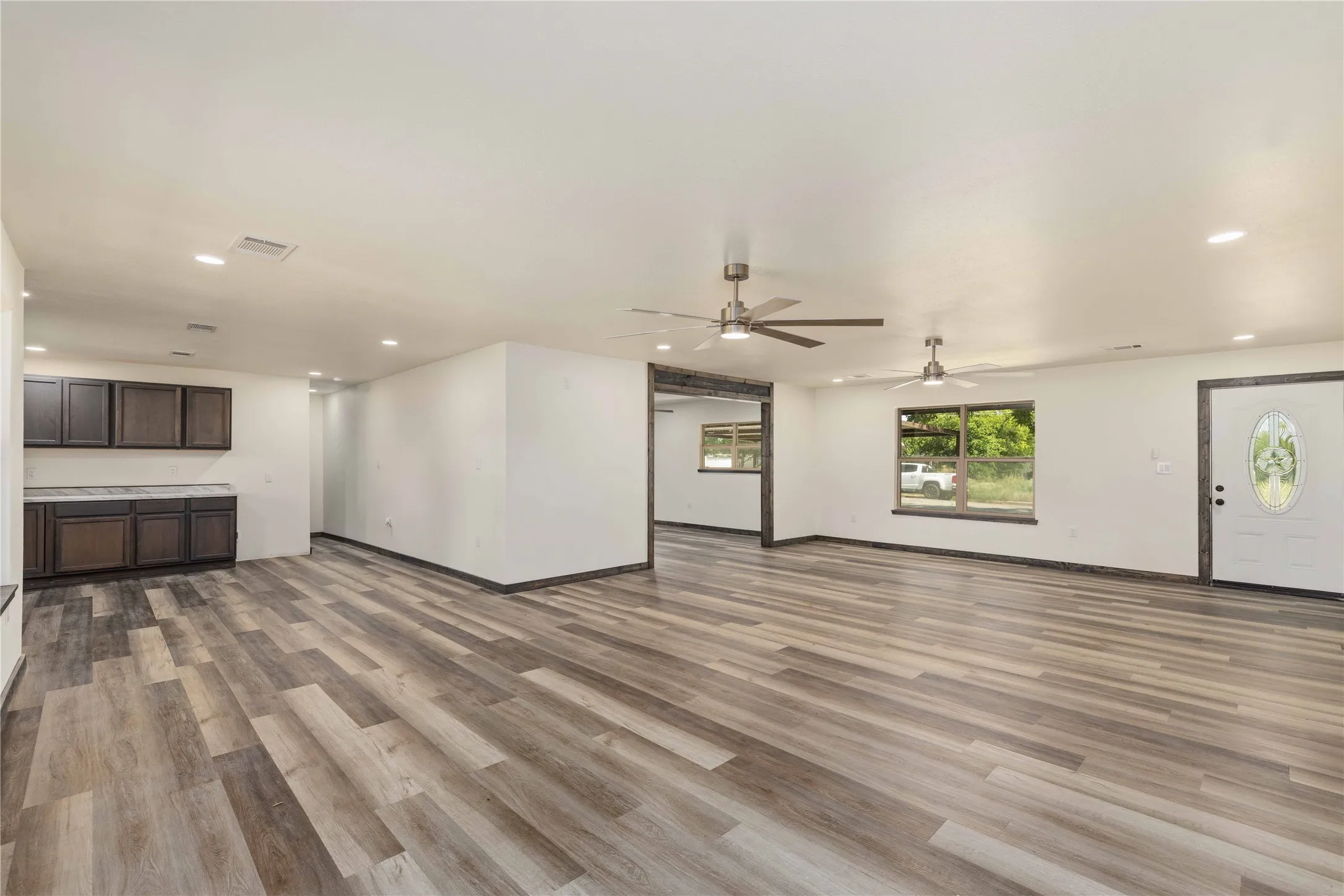 Single Family Residence For Sale in Coleman County , 809 W Liveoak Street, Coleman, Texas 76834, 3 Bedroom, 2 Bathroom, Garage spaces, 2,076 Sqft, built in 0, mls#21328201, Real Estate Agent in Coleman, Homes For Sale in Coleman county, Homes For Sale in Coleman, Realtor in Coleman Texas, Real Estate Brokerage Independent Realty Texas, Luminita Cordes Realtor