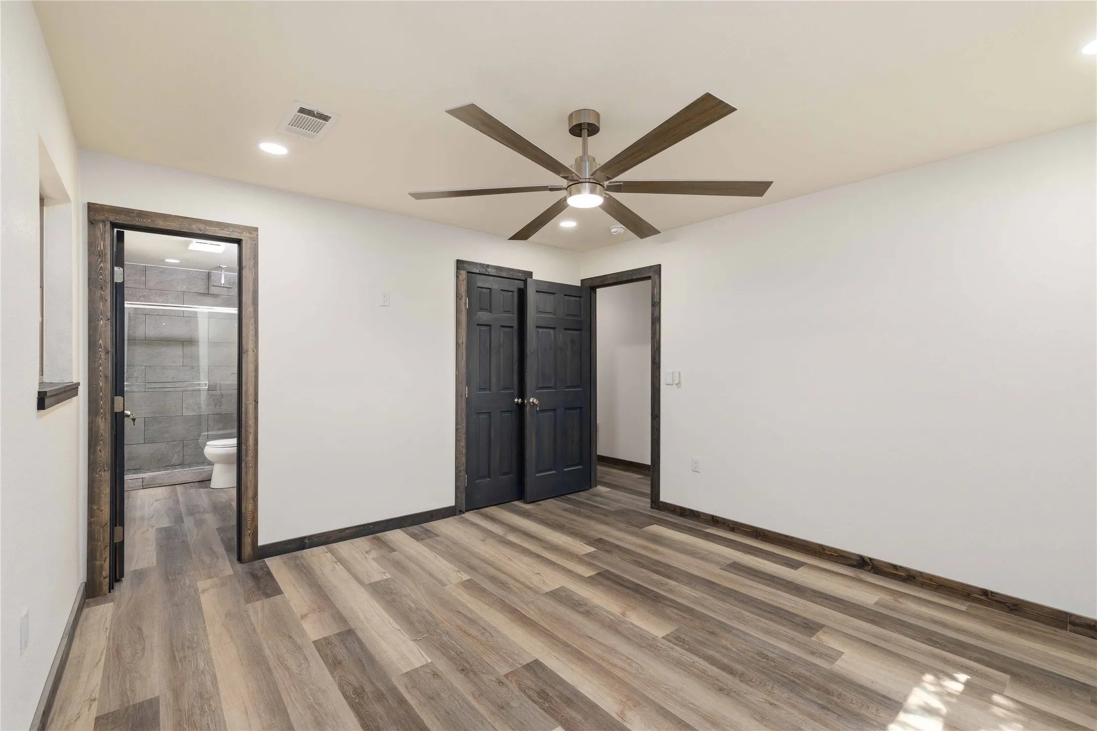 Single Family Residence For Sale in Coleman County , 809 W Liveoak Street, Coleman, Texas 76834, 3 Bedroom, 2 Bathroom, Garage spaces, 2,076 Sqft, built in 0, mls#21328201, Real Estate Agent in Coleman, Homes For Sale in Coleman county, Homes For Sale in Coleman, Realtor in Coleman Texas, Real Estate Brokerage Independent Realty Texas, Luminita Cordes Realtor